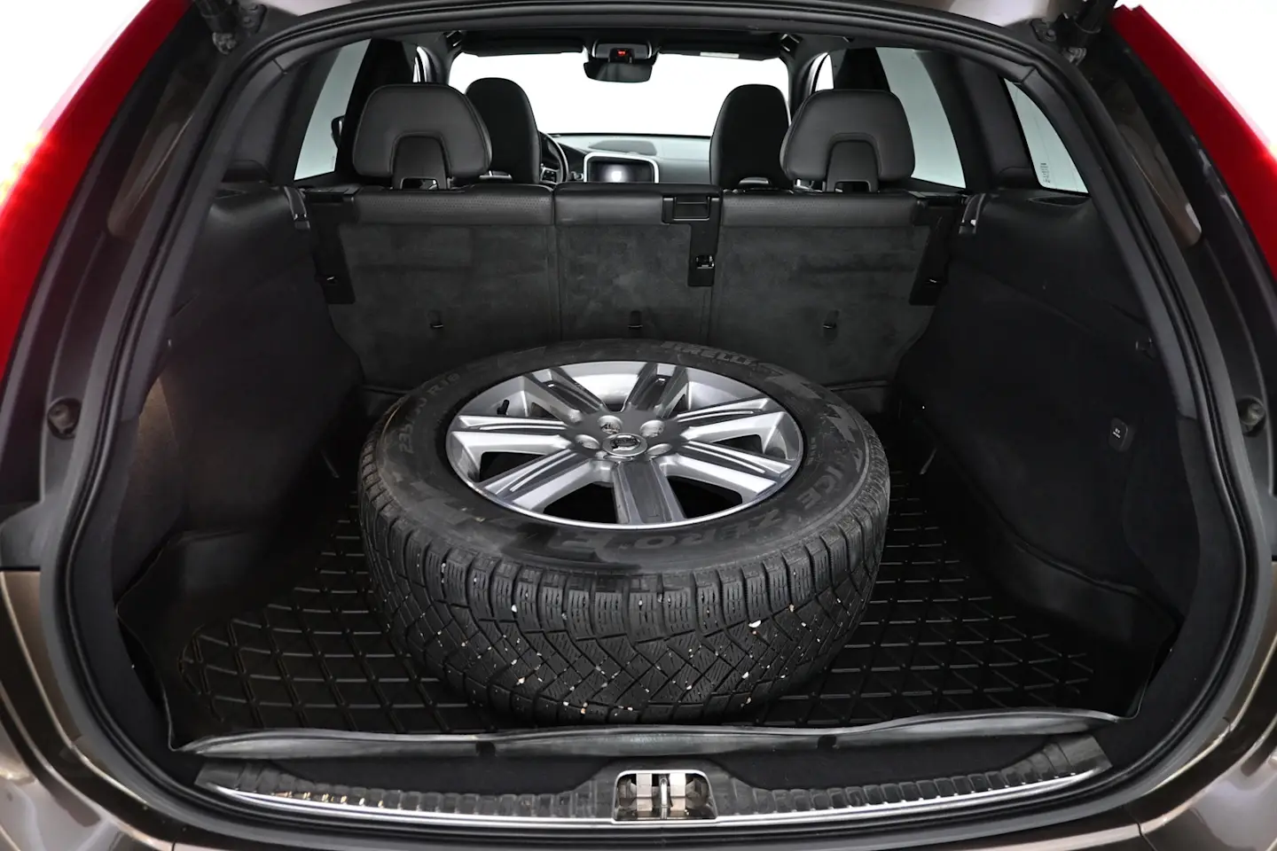 Car Image - 4FjQFvo9O4V3dEmIYG1E9T
