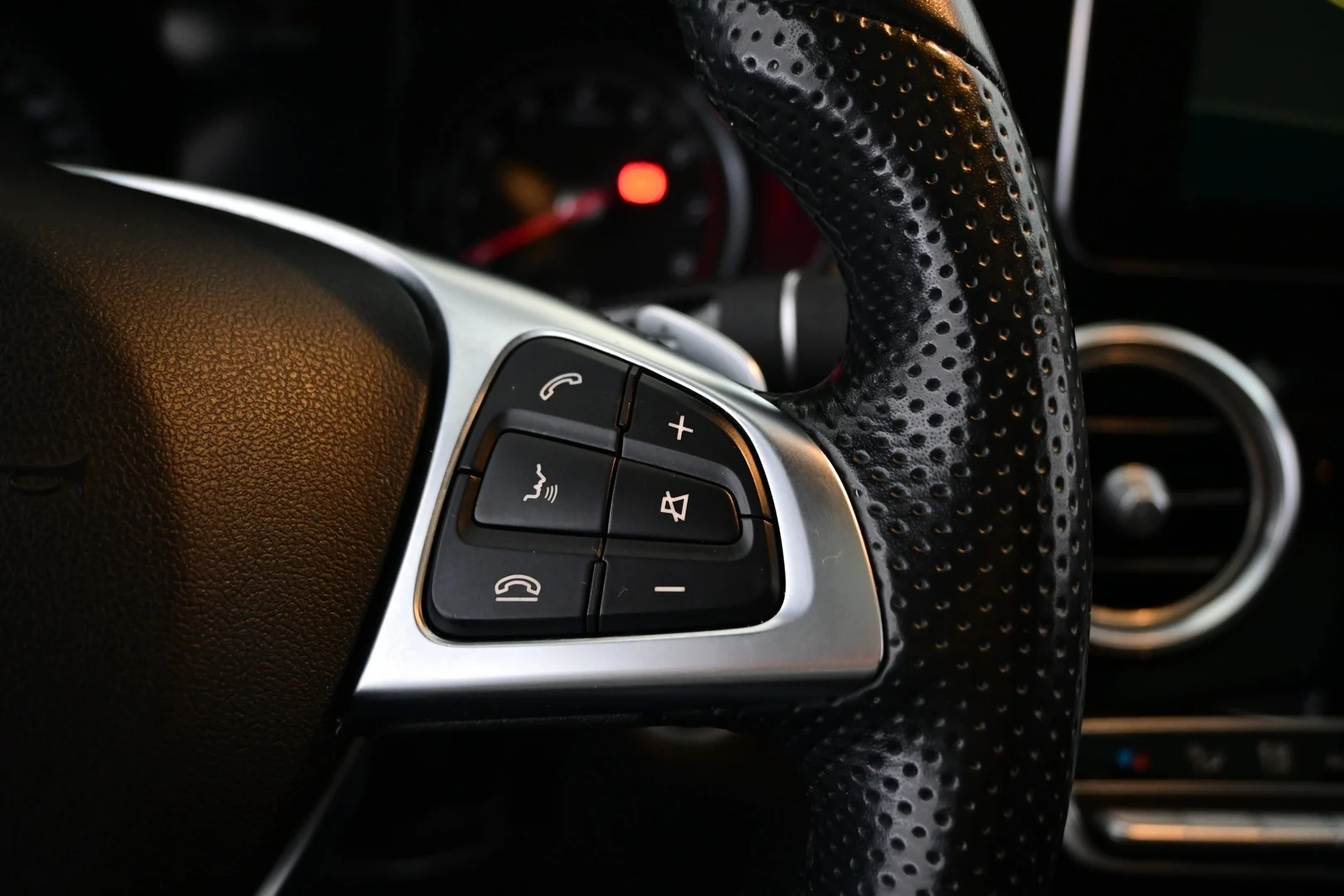Car Image - 5Ez4J8IKEcHpdaAKvbVFxQ
