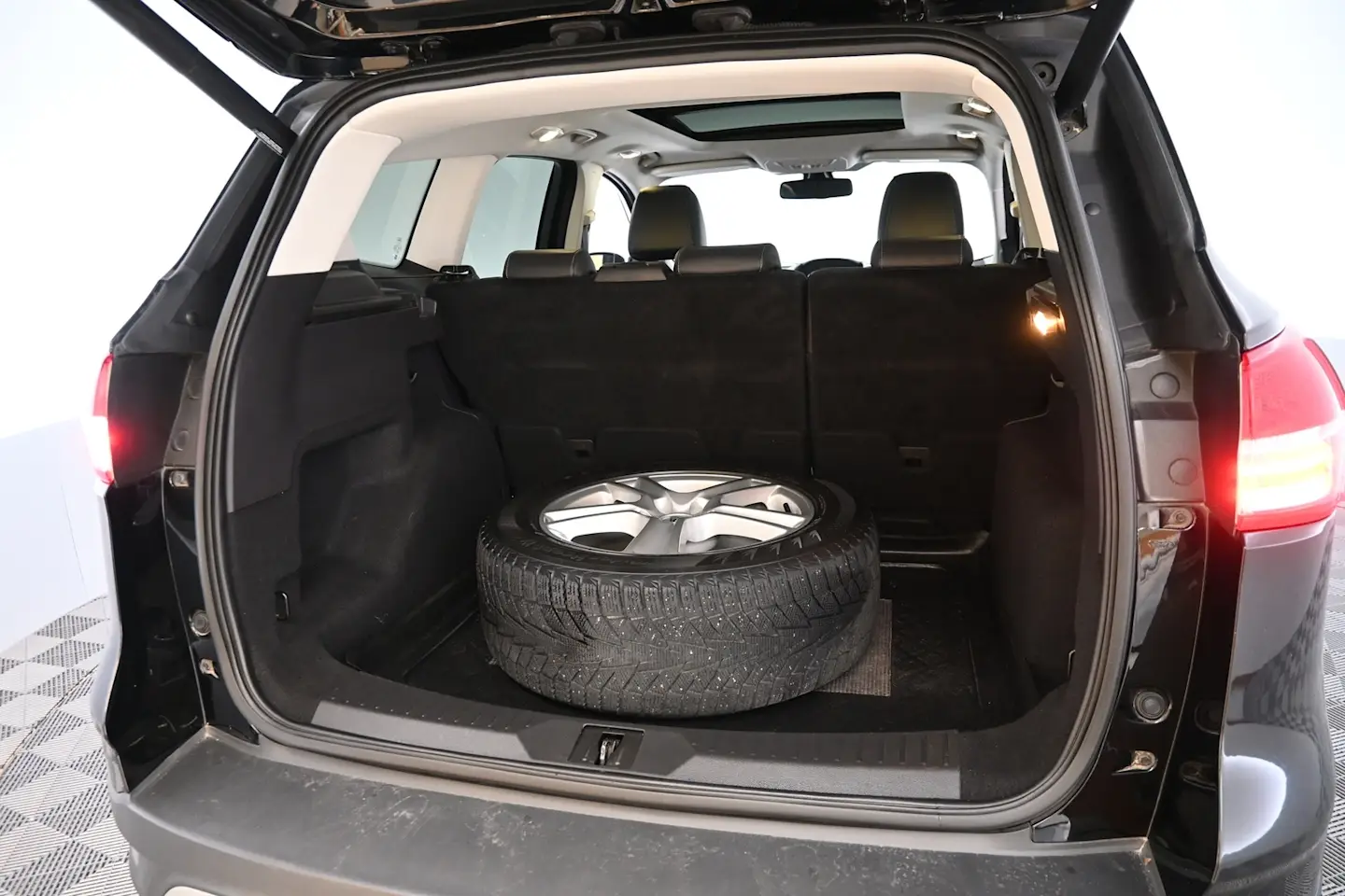 Car Image - 2RhrTGWgbh8pDyxDEpClfm