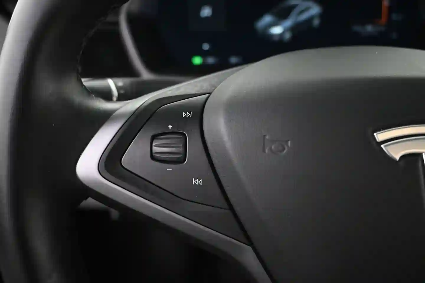 Car Image - 6wgkmkXncPQ3AyYF47vQZf