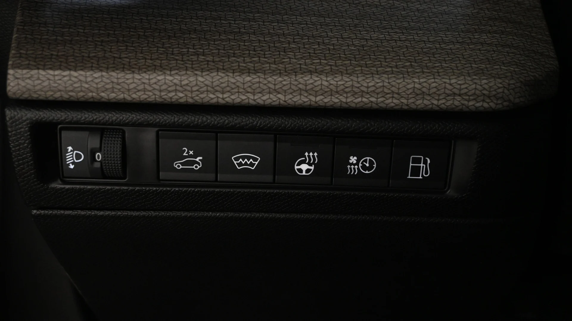 Car Image - 7auz4mGEqwP31sboCBlBDc