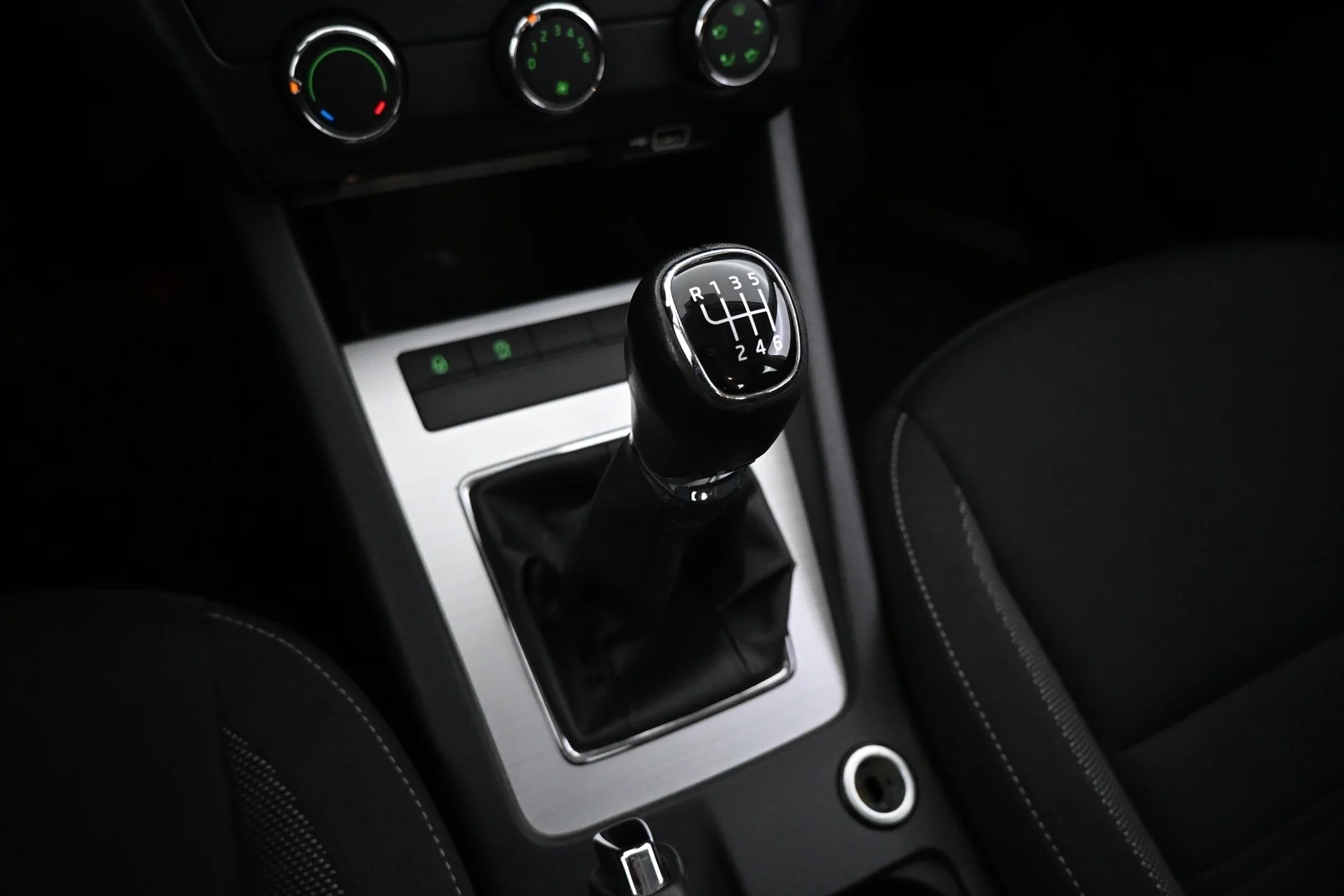 Car Image - 50XDz0X1WkifjD0N6DGGj4