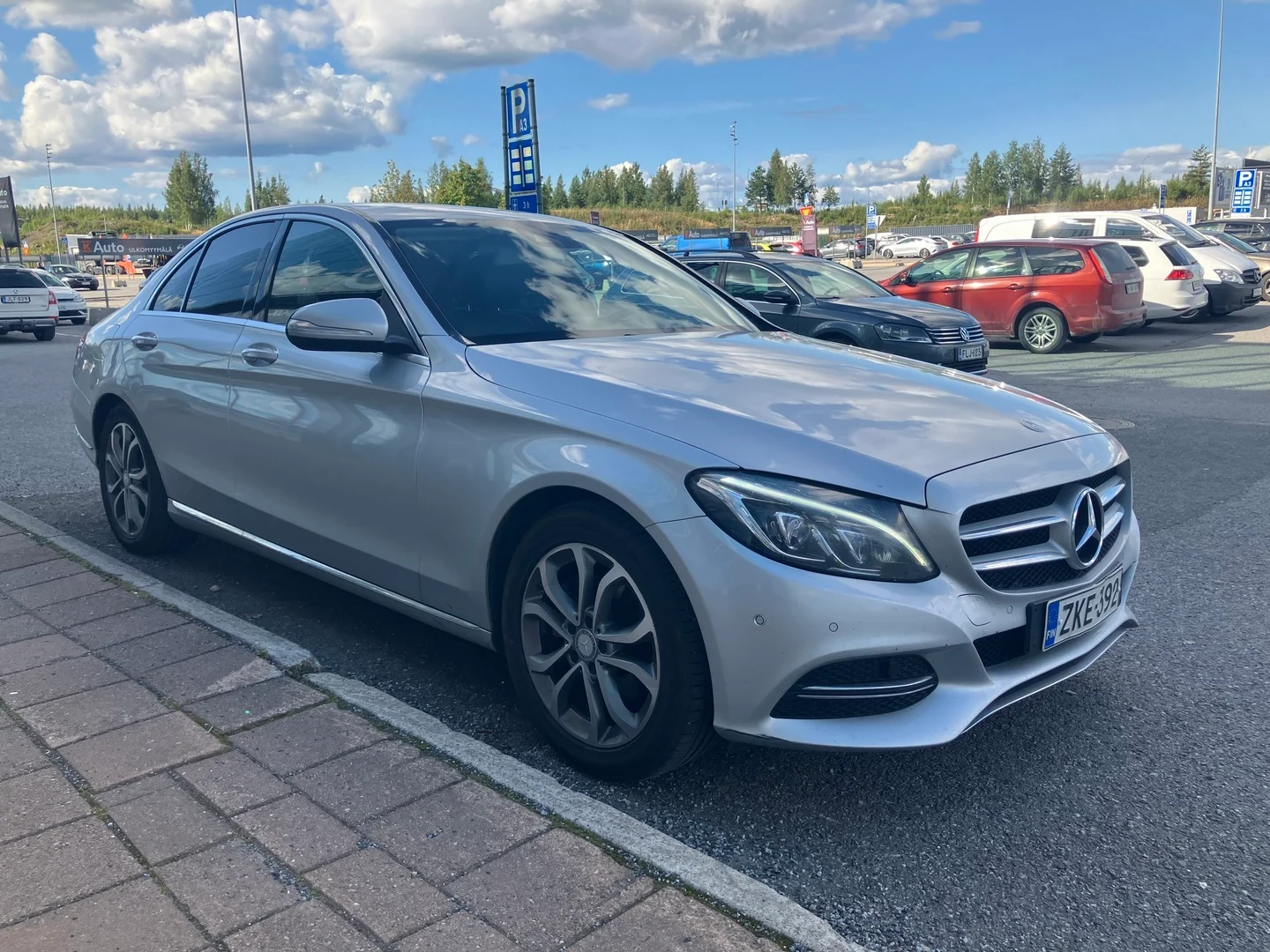 Car Image - 6gzZShCxRx6GvysKrK4c0z
