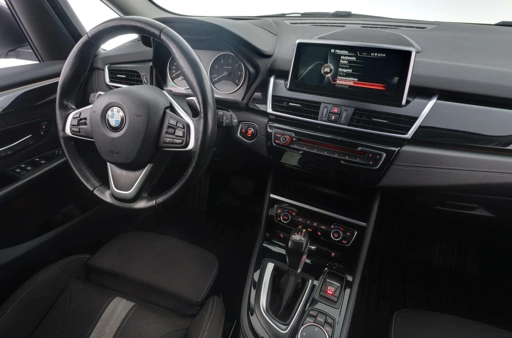 Car Image - 4HpfgcV75Uz6UPLePV3tfJ