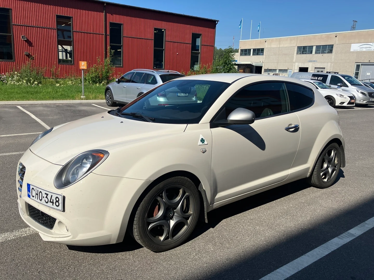 Car Image - 7ydKj9Nz8hufxerHE6A1tR