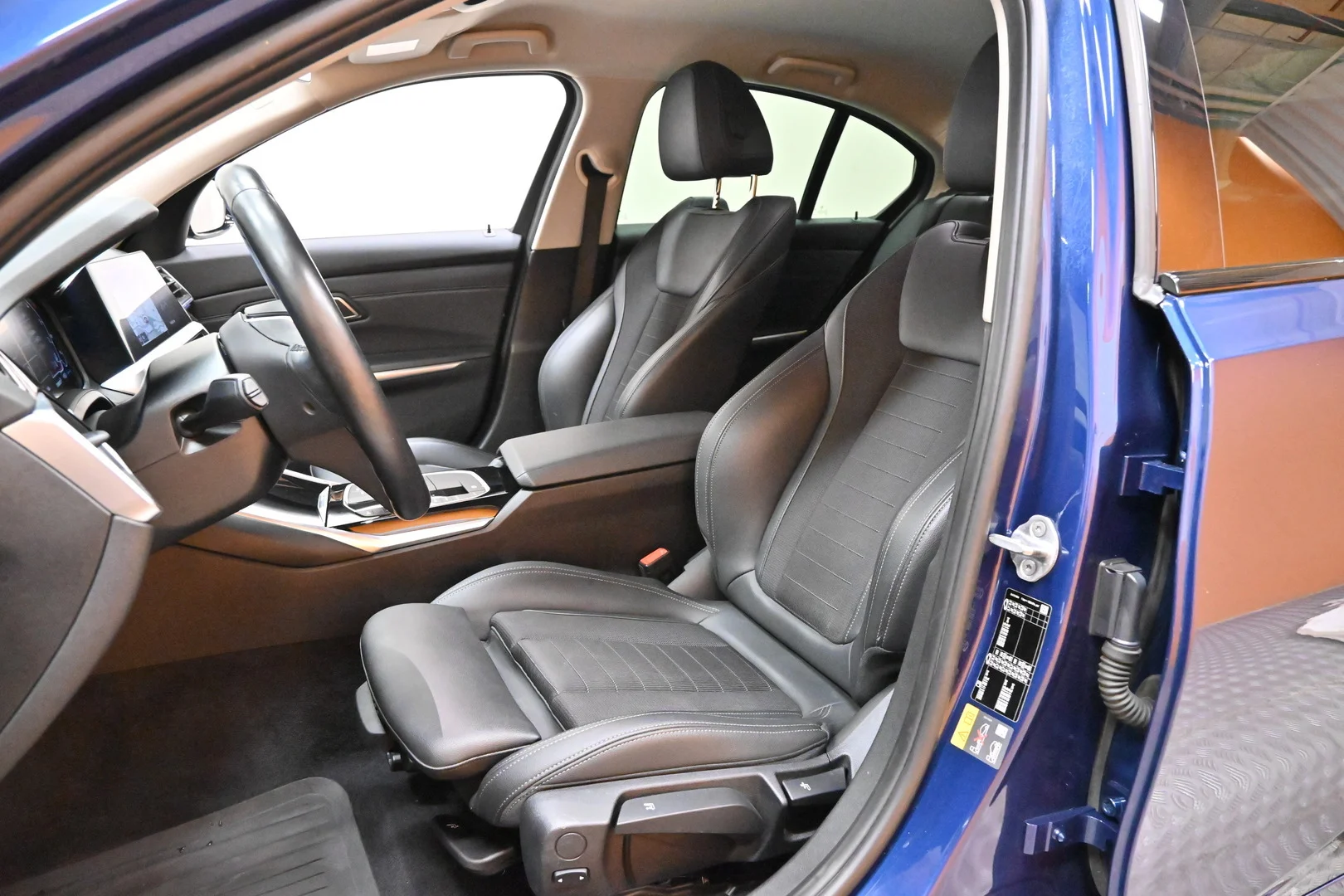 Car Image - 4TJWIZKplAoY1ov1IbxHOj