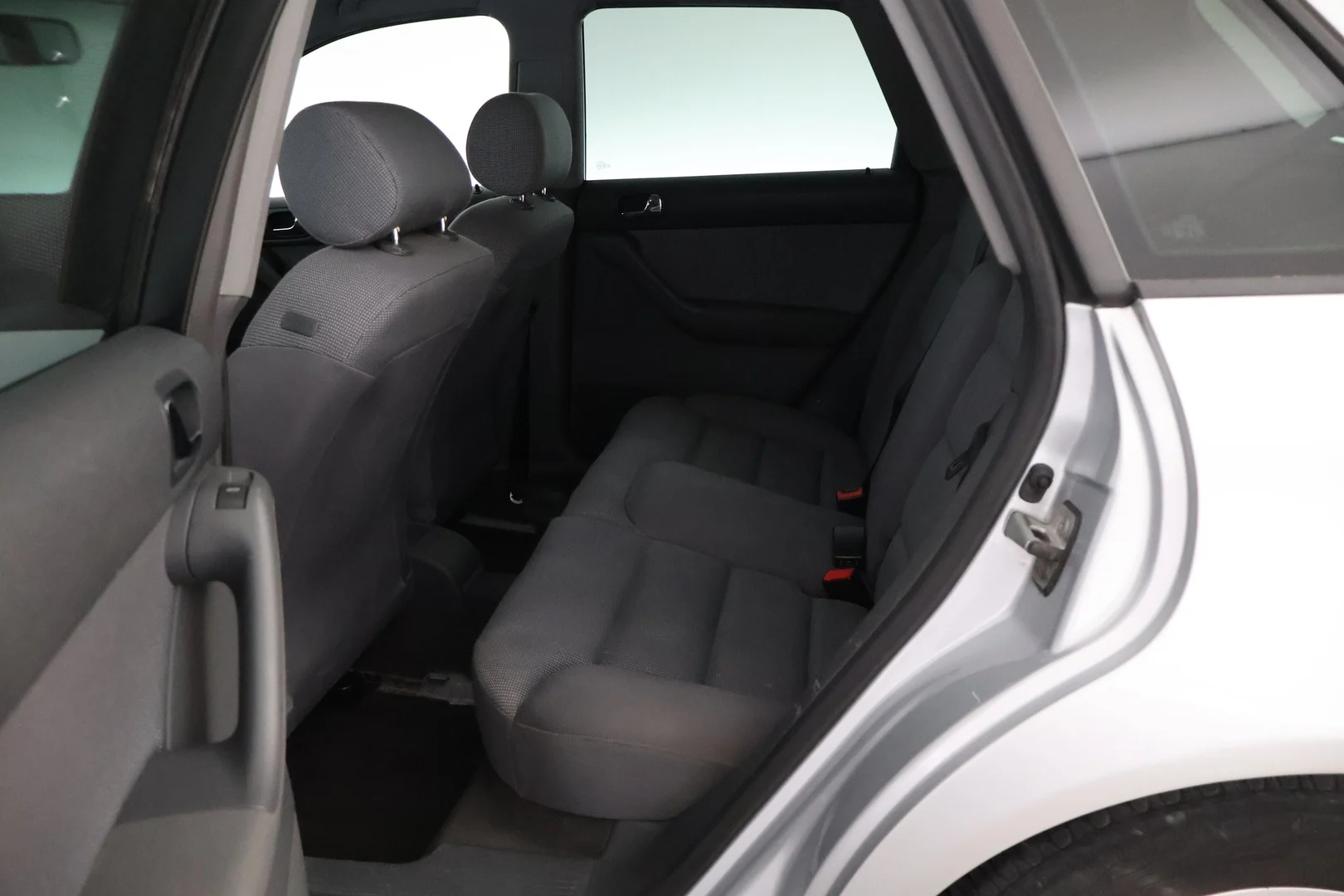 Car Image - 011Ou8nDxh6KPF6jEnvbY3