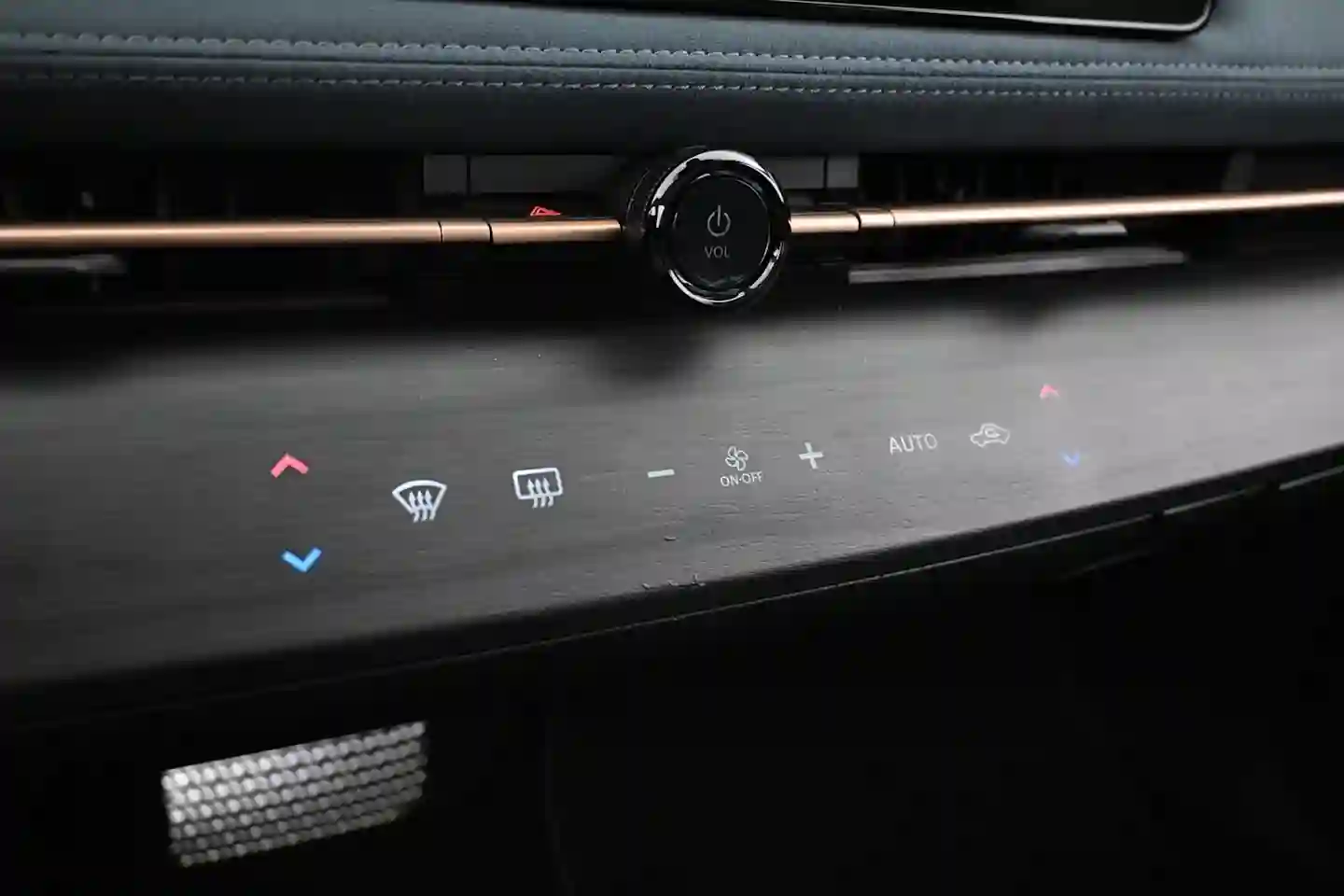 Car Image - 5M9jLbKFSU8ZkJdZMY0AuU