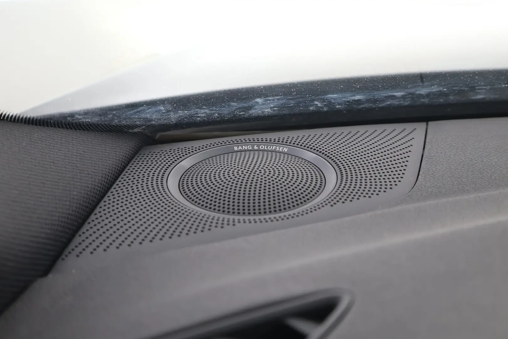 Car Image - 5CmHvkb7r0crxvqSq3T3X7