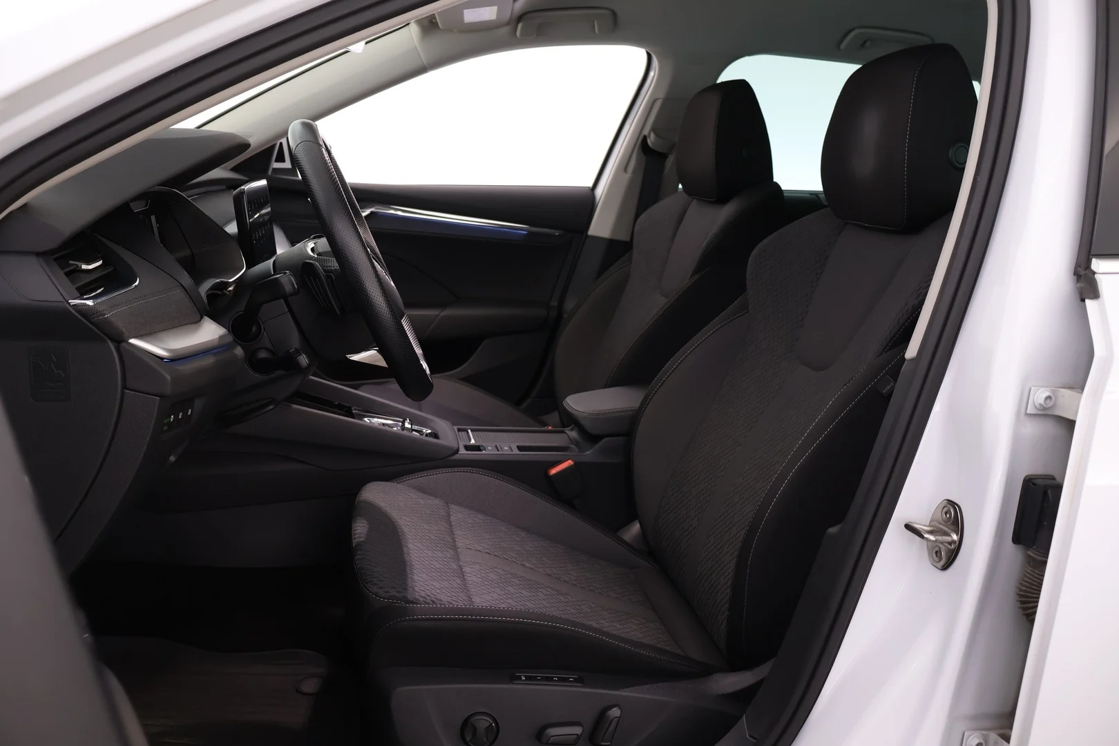 Car Image - 6XCZse3gIIK2GszZ4WJAph