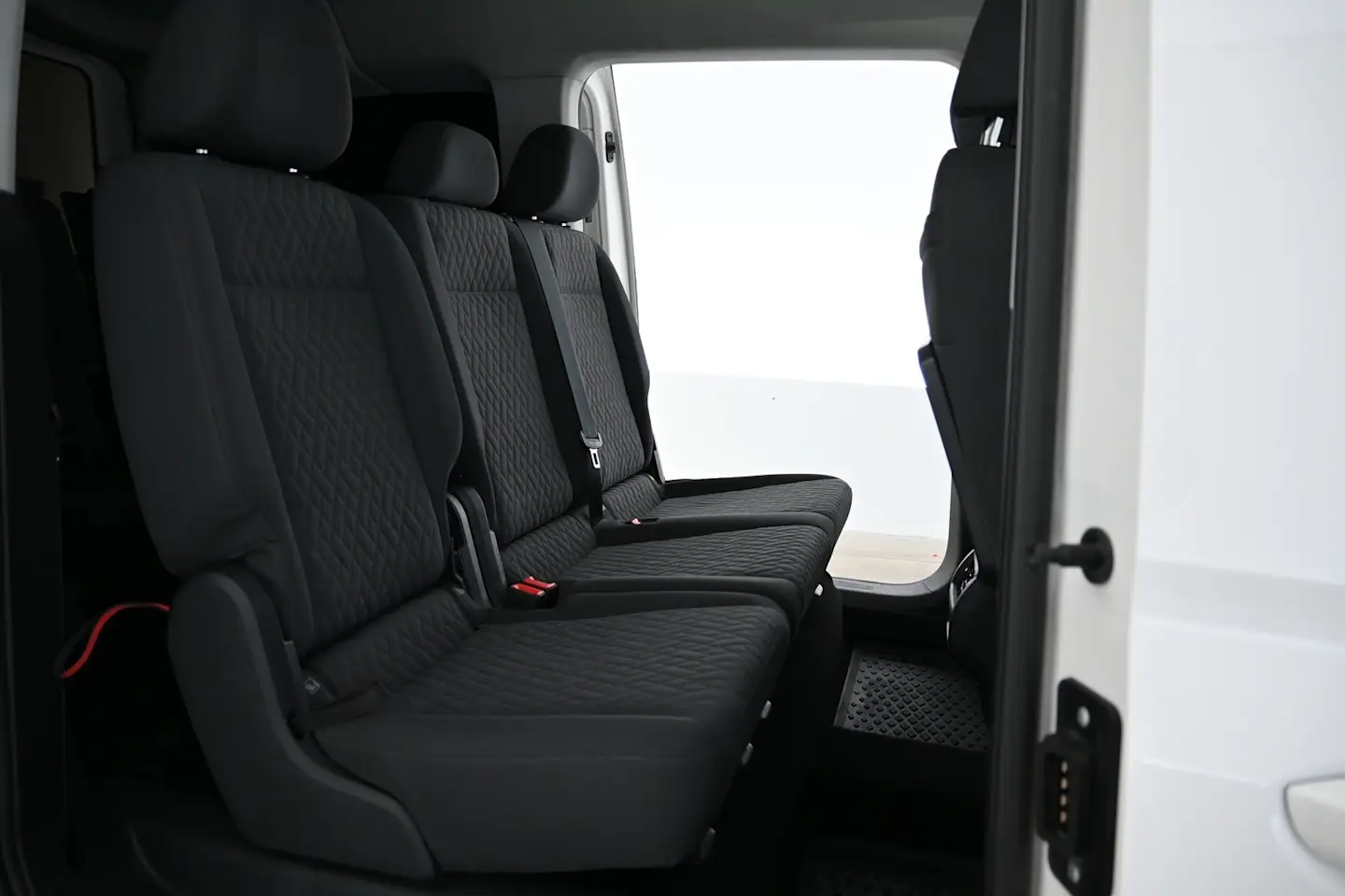 Car Image - 1Yq5mimrnCFRGzukW3lQU7