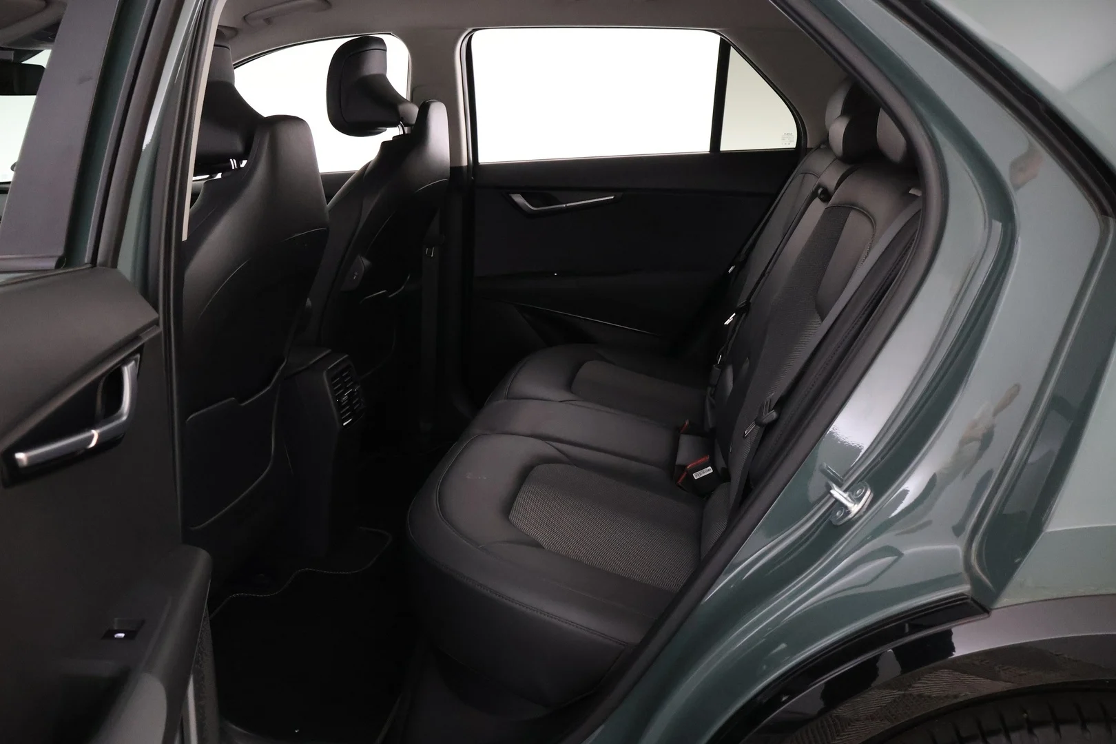 Car Image - 3jfgTCZzN1HKSaAFBK8vmn