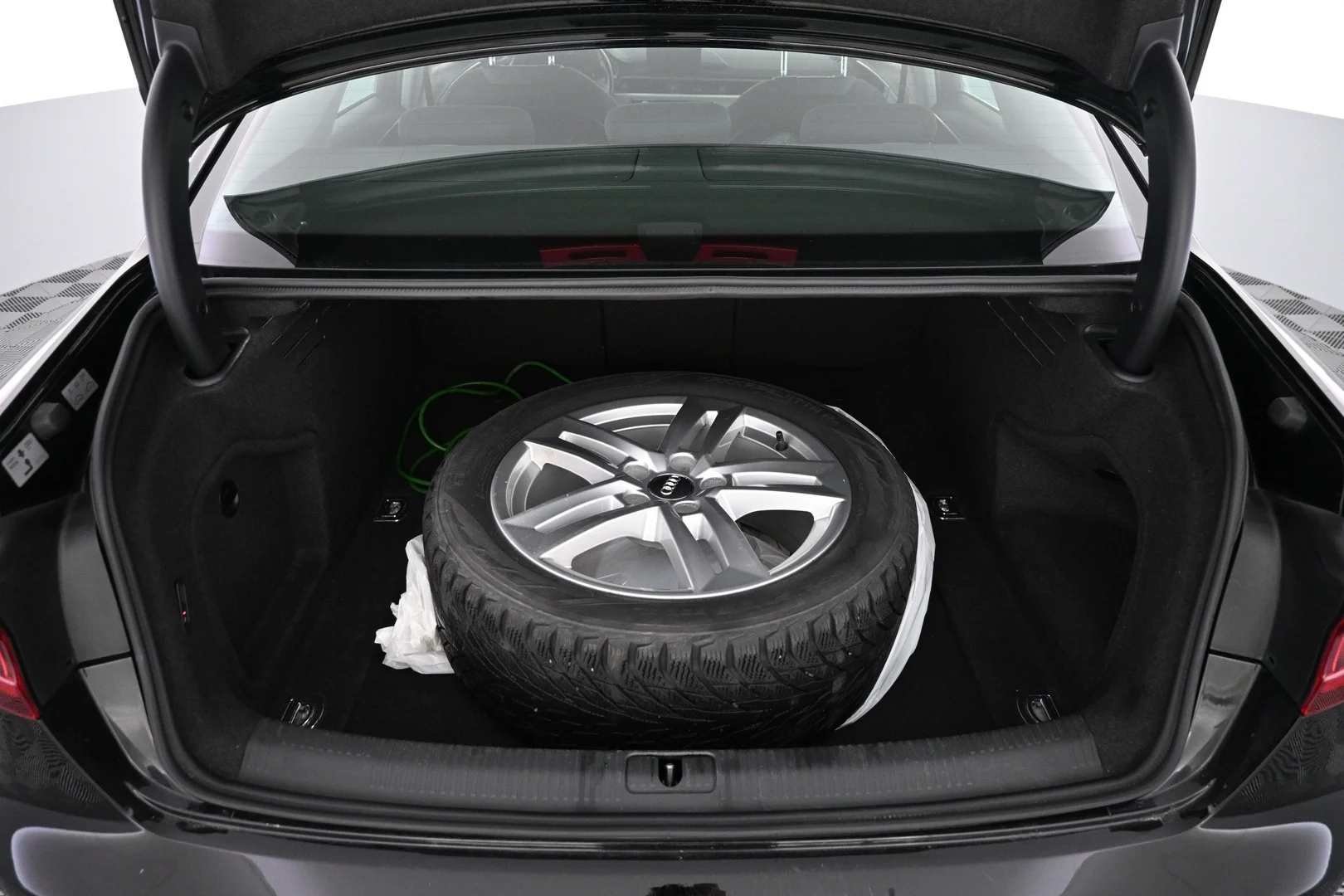 Car Image - 2Jcz7NfsbF37dwvrrnmKpz