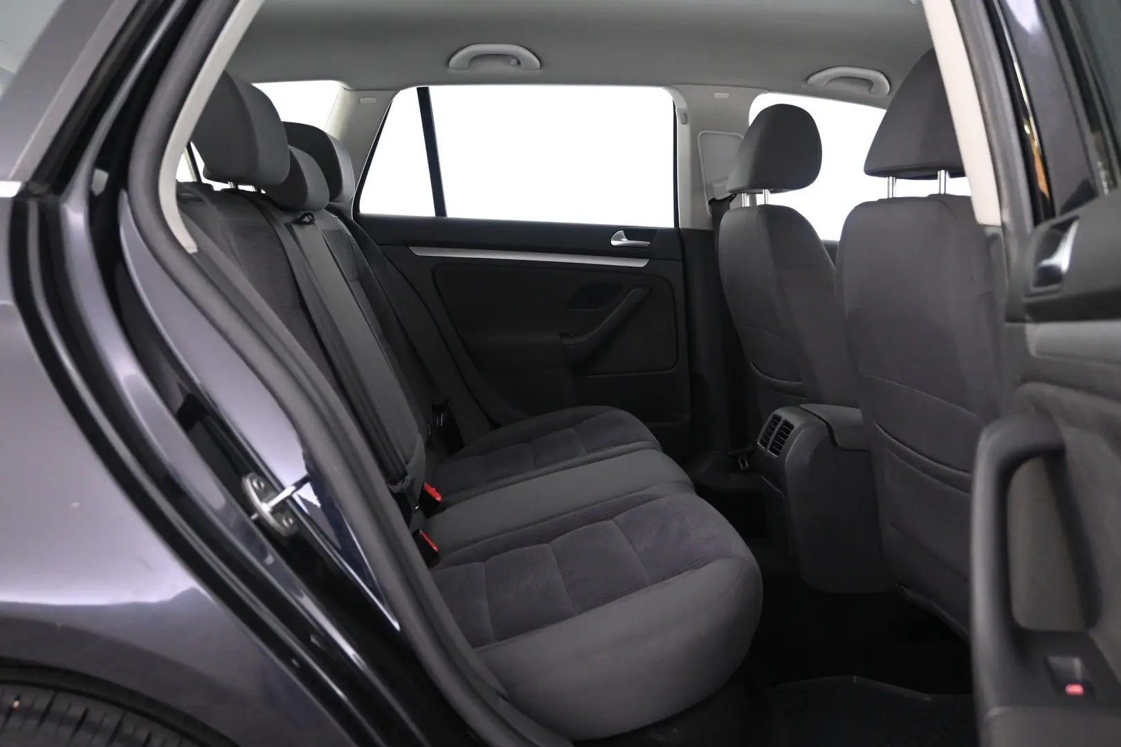 Car Image - 1NcUJYdkwcKp9HpjPfYE31