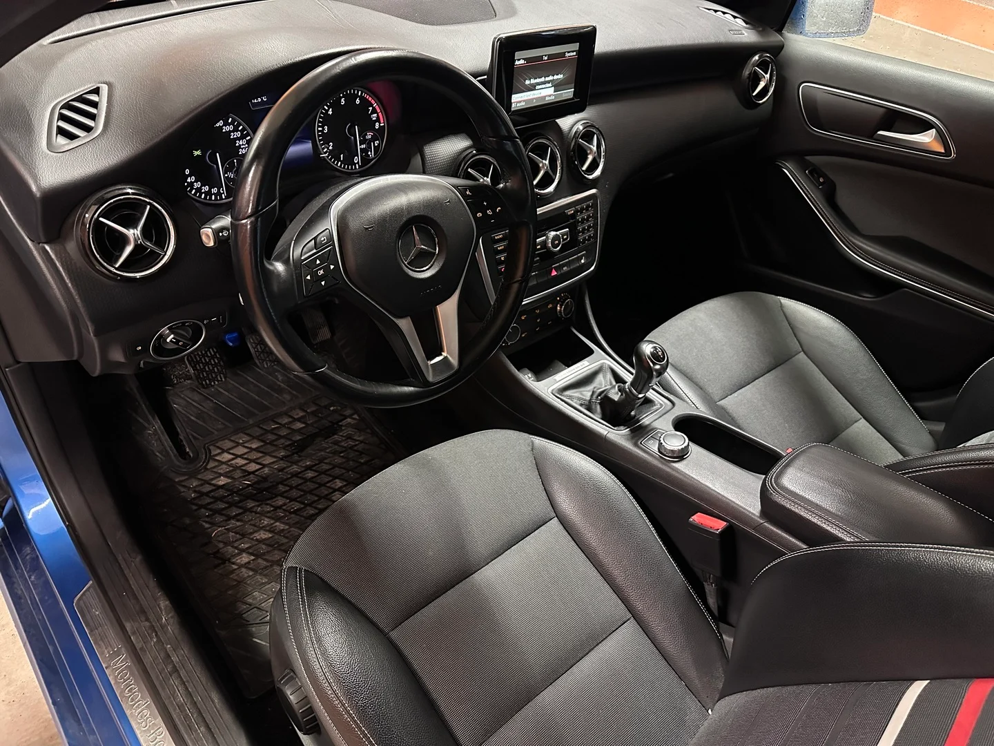 Car Image - 1sH0MueUEmSr3McGkK8VD2