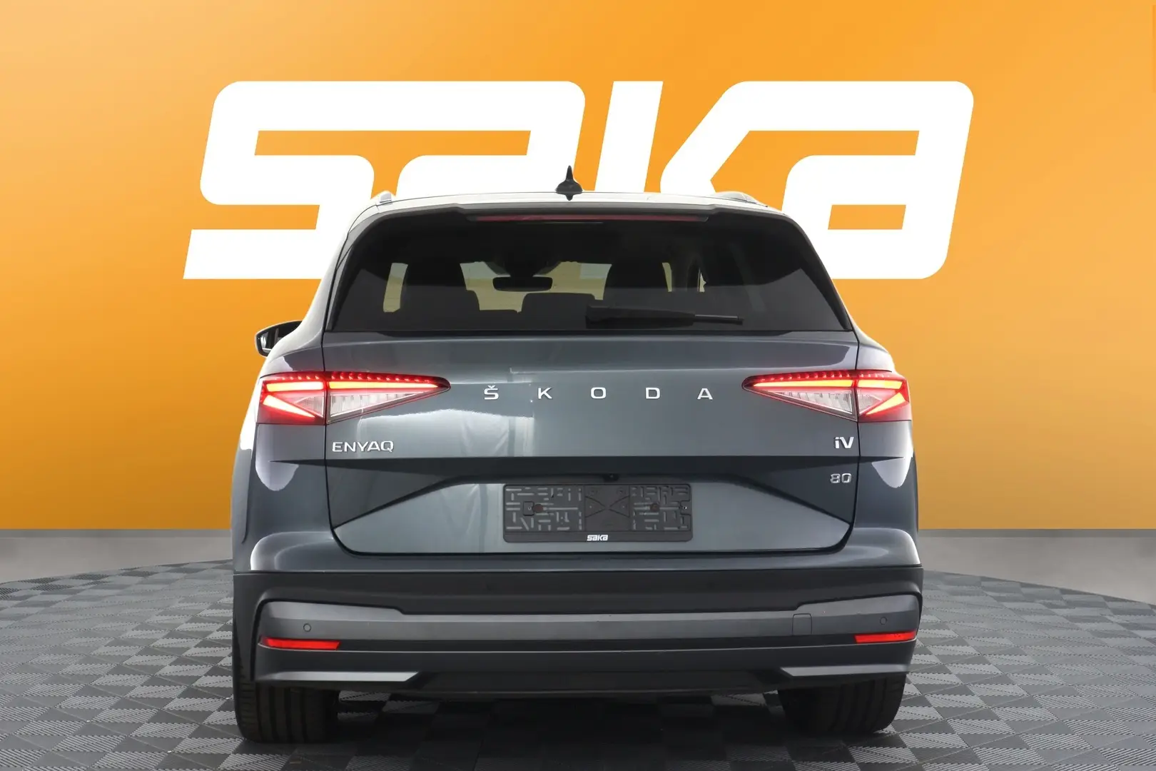 Car Image - WlxHXHQko6brDBpVBI7vg