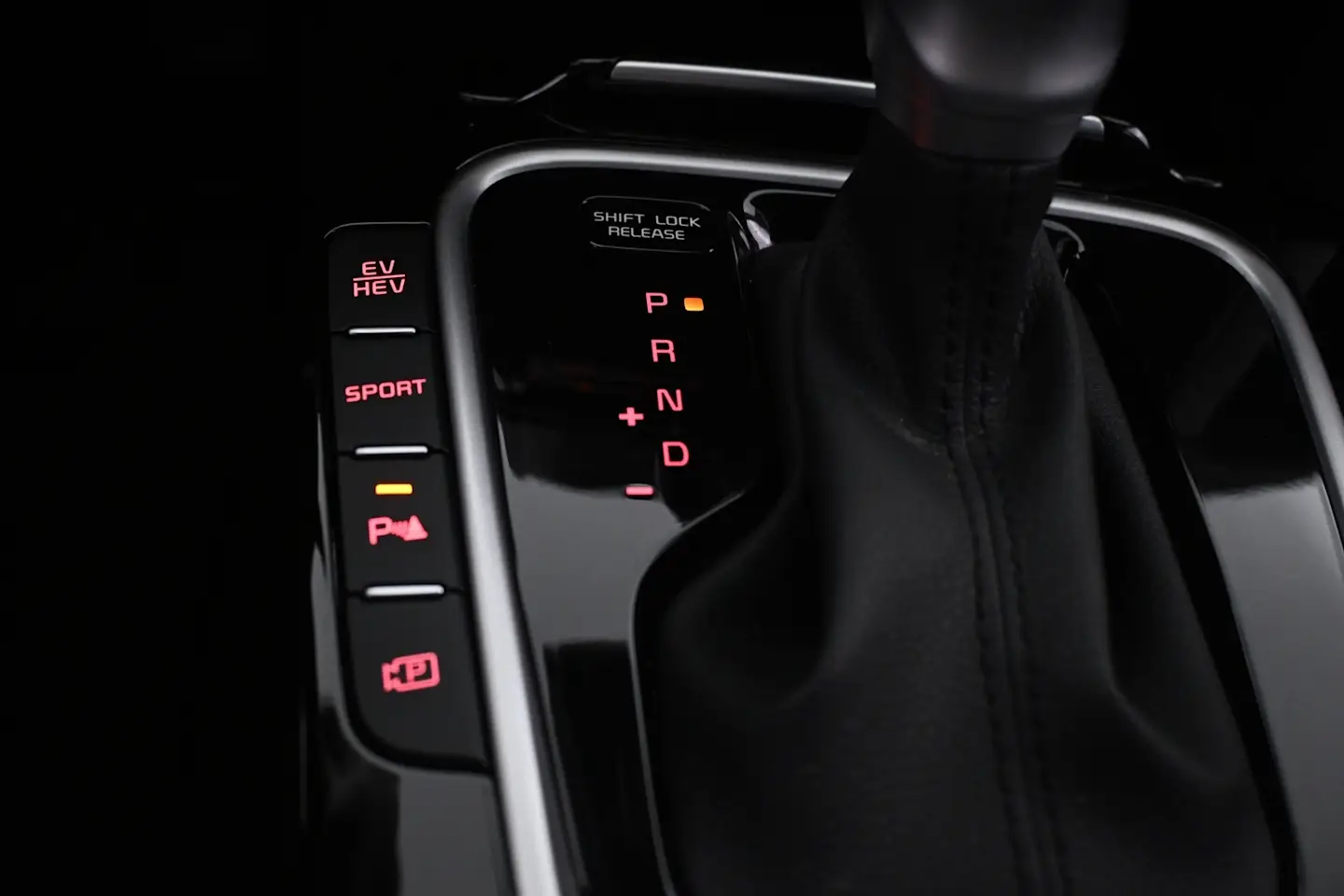 Car Image - 6CXOWXGBLV9FeXclluguZ6