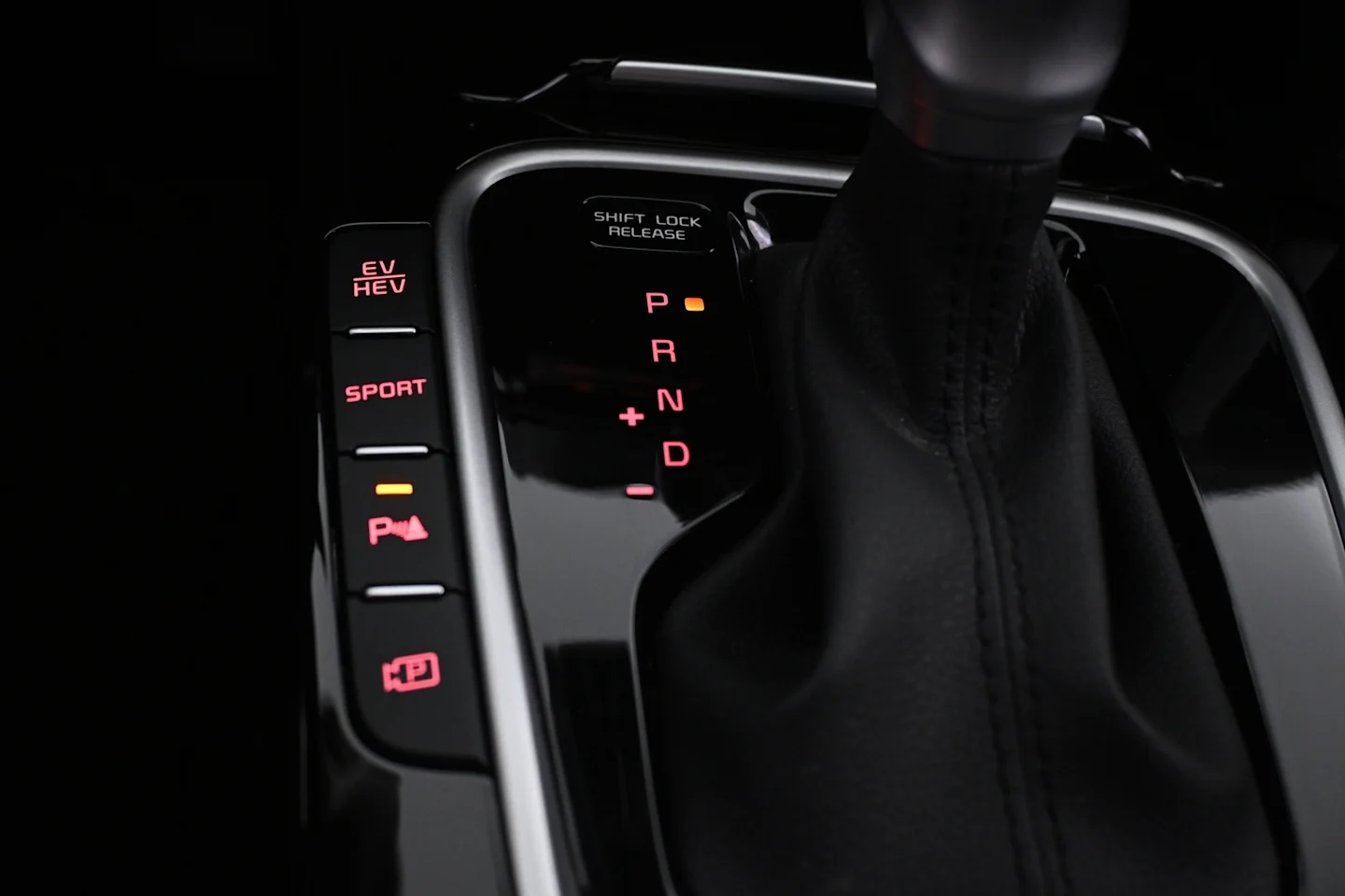 Car Image - 6CXOWXGBLV9FeXclluguZ6