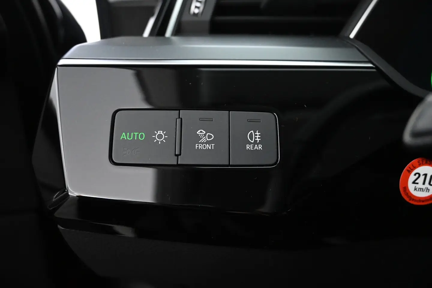 Car Image - 1wdmTNDQZk2ScWFBRlxcrU
