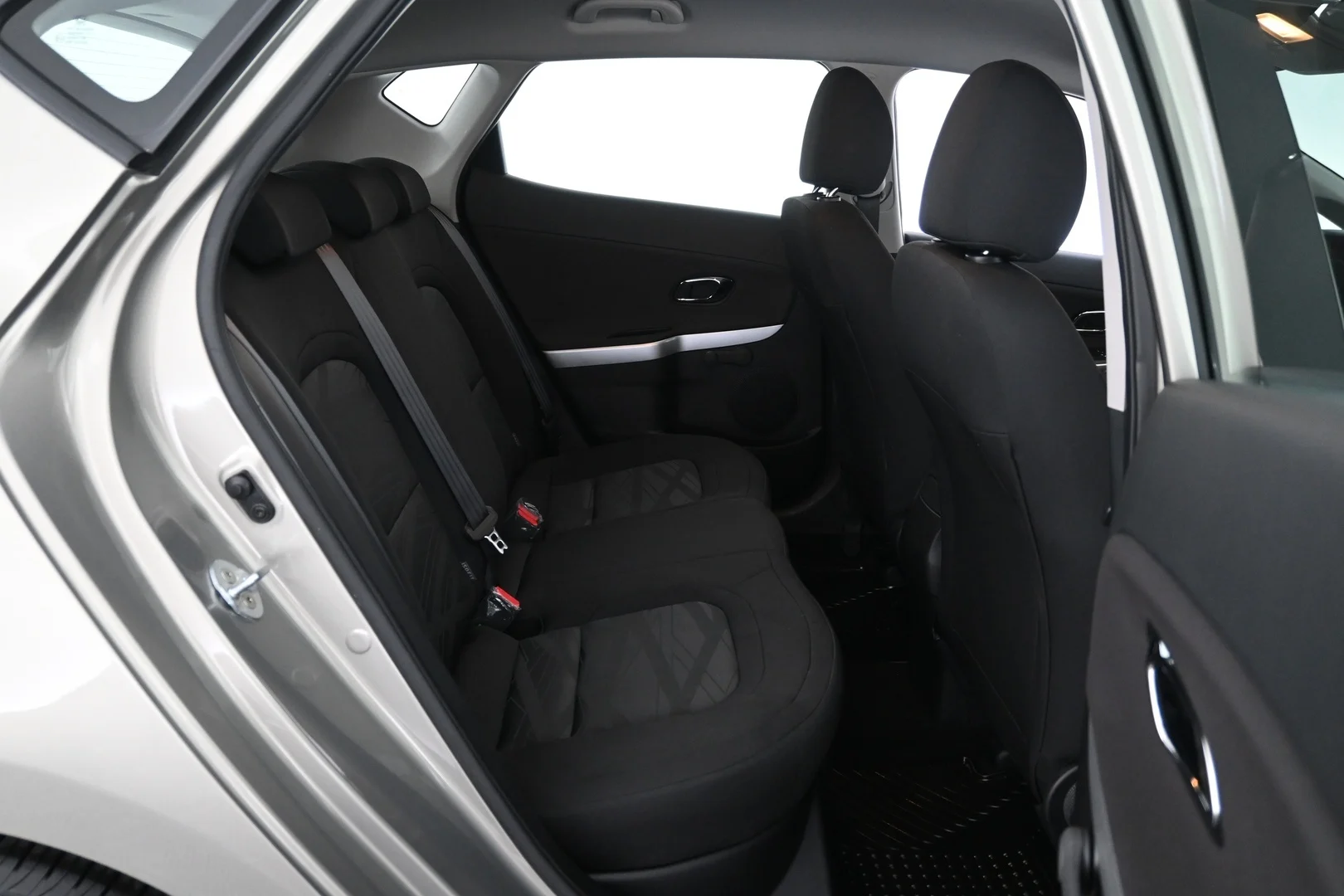 Car Image - 1sDfWO1RMkjV1MGFEvbwtx