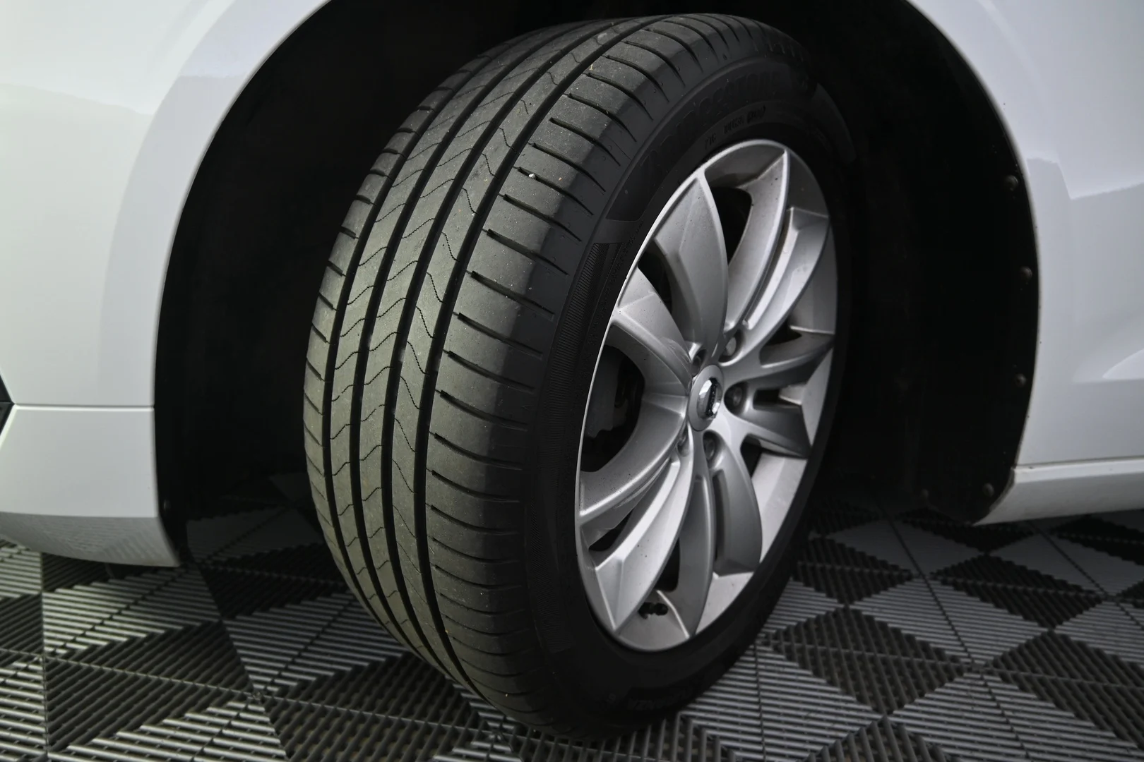 Car Image - 01gdK75JUVWVL72L7HeYHY