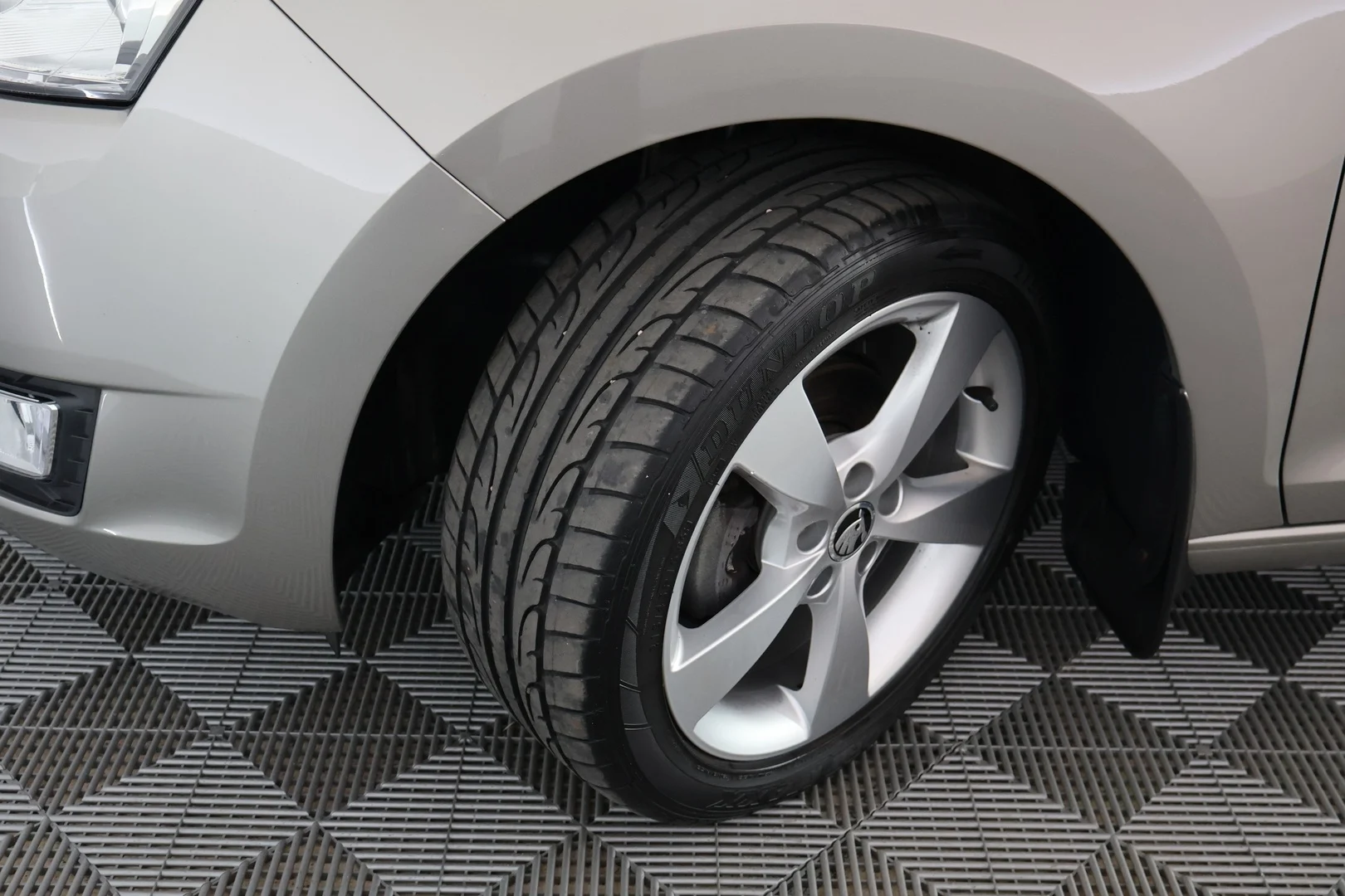 Car Image - 7wzPjxD1rBHffsOvqSRRoS