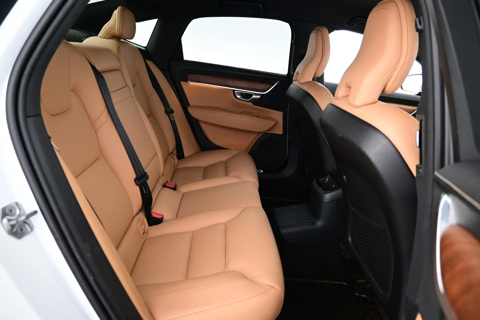 Car Image - 1BOHu70NoAsbh84xGIKb9J