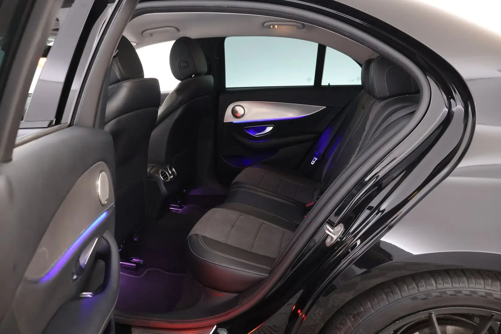 Car Image - Lrtfdro64OjXvkhplnaWo
