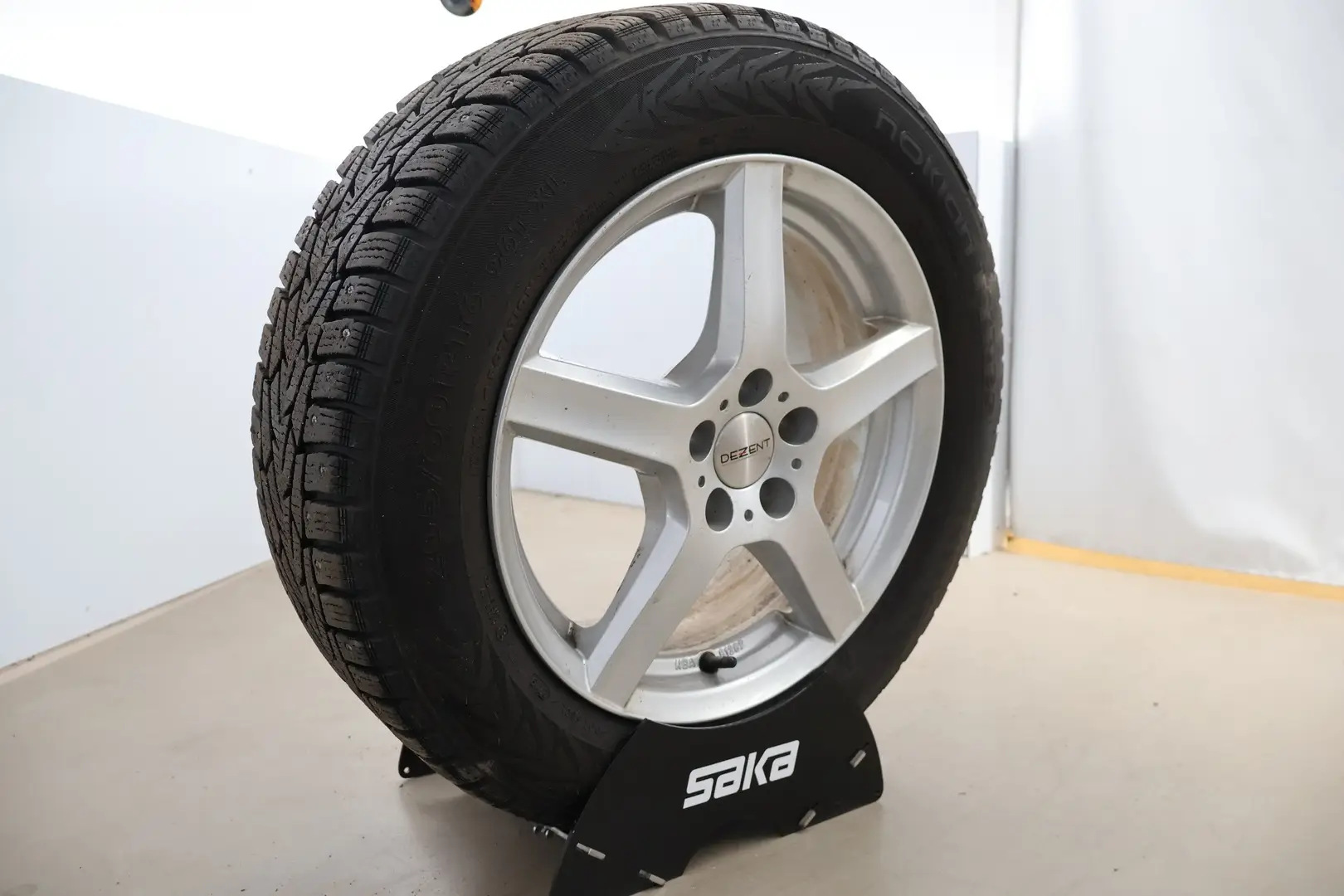 Car Image - N1keoTs1Q4iuLavNLbBDI