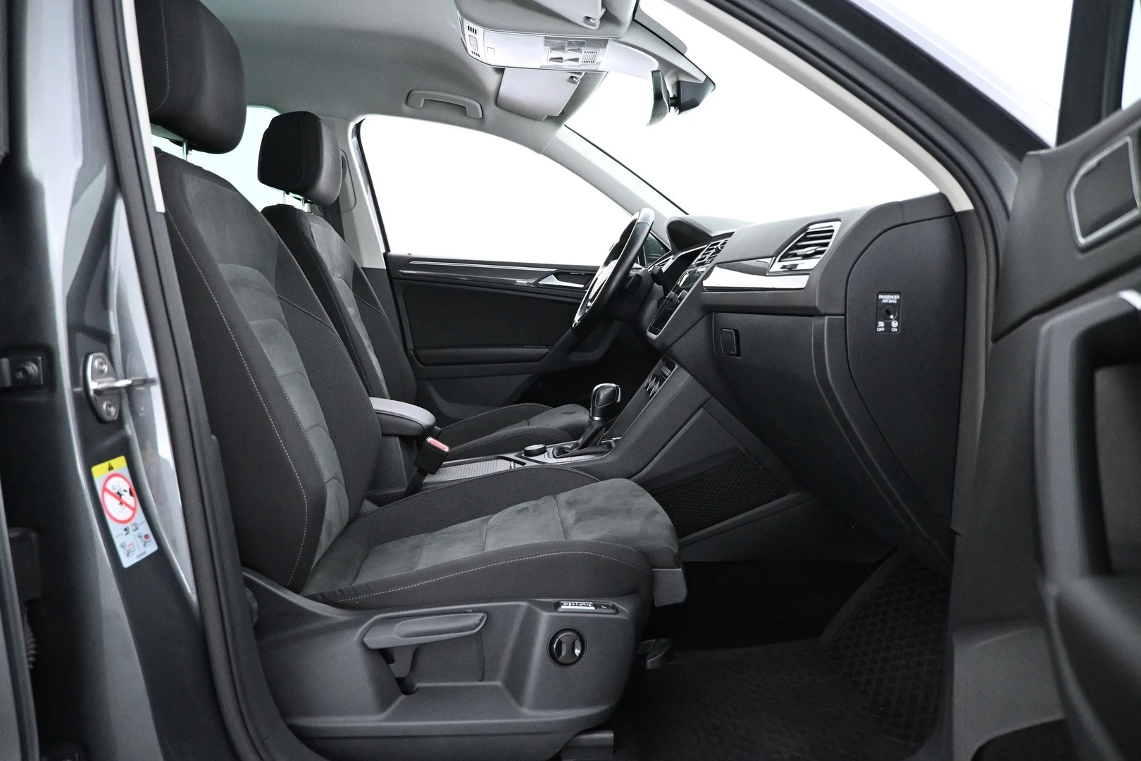 Car Image - 1V7qZiRkbHWPK9SxtkdEYP