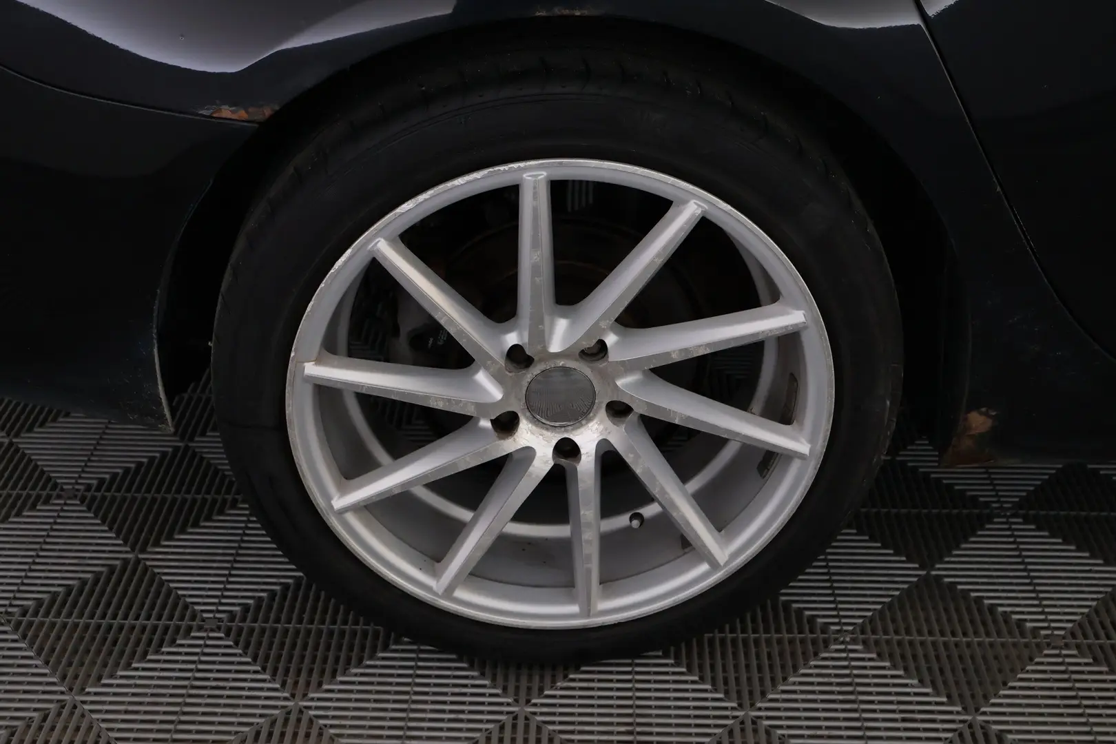 Car Image - 1aKUHnX1JDkFvxR7H8yOoL