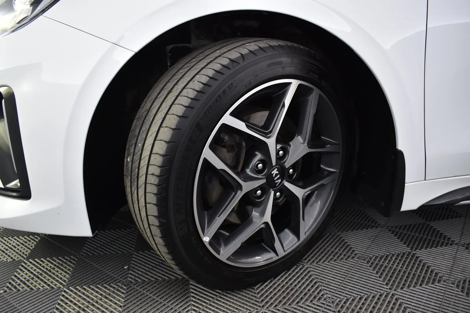 Car Image - 1NjVddsVdvfwiN3dbEWztP