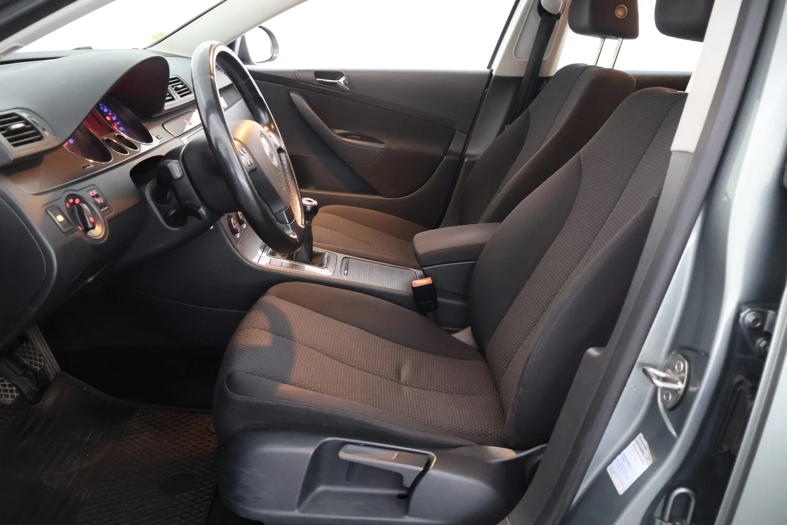Car Image - 7YmiObK2JjJ7OEboTZWxd