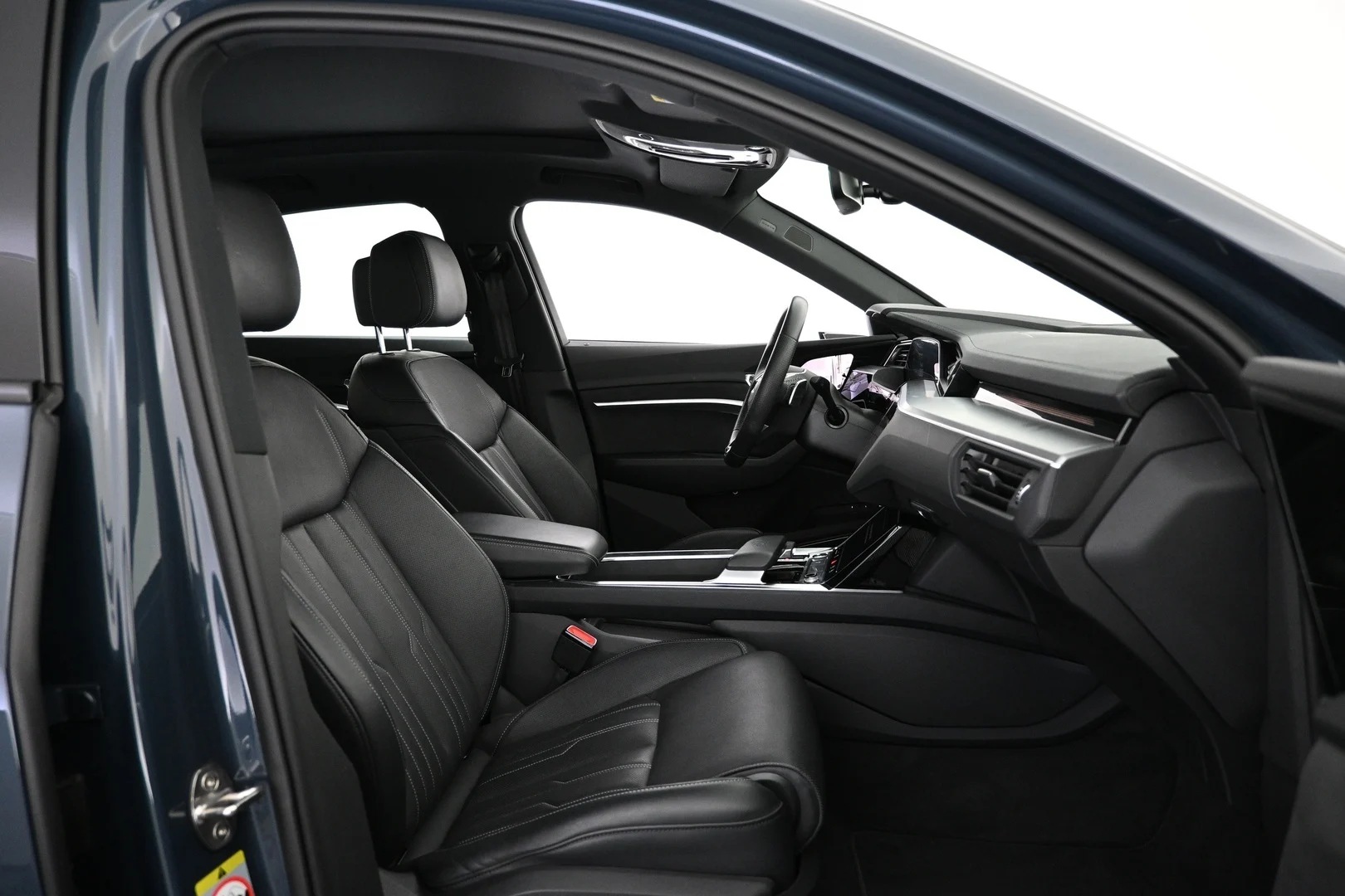 Car Image - 3VgidGU4GjRGluOBAdLlKo