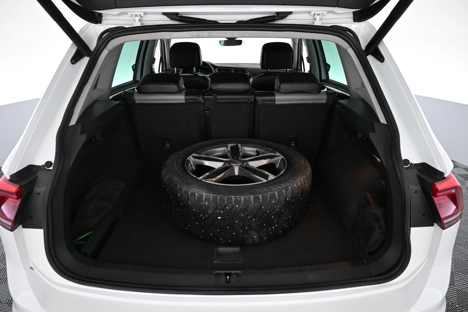 Car Image - 2kRJOjHf0GJd243sHb2nqP
