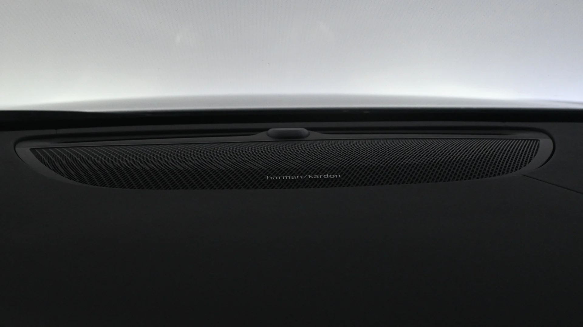 Car Image - 6NLX5z41E88iJqrnKELbK7