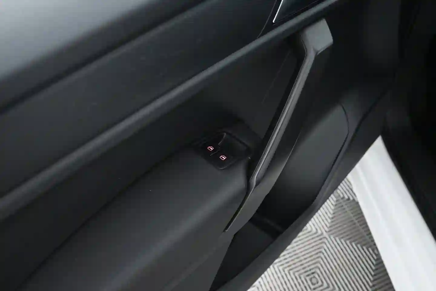 Car Image - xyHC99rVNSlA63O3oHUn2