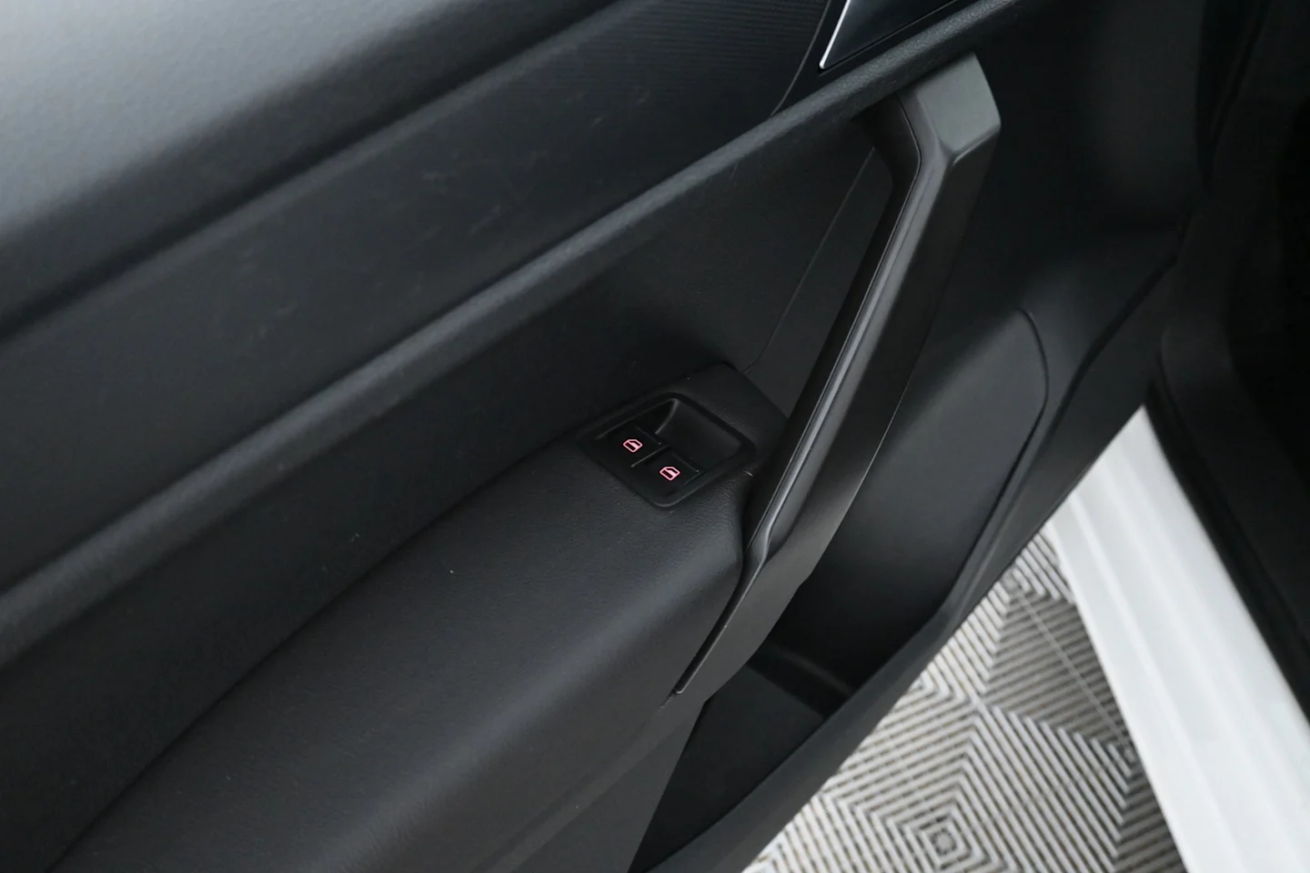 Car Image - xyHC99rVNSlA63O3oHUn2
