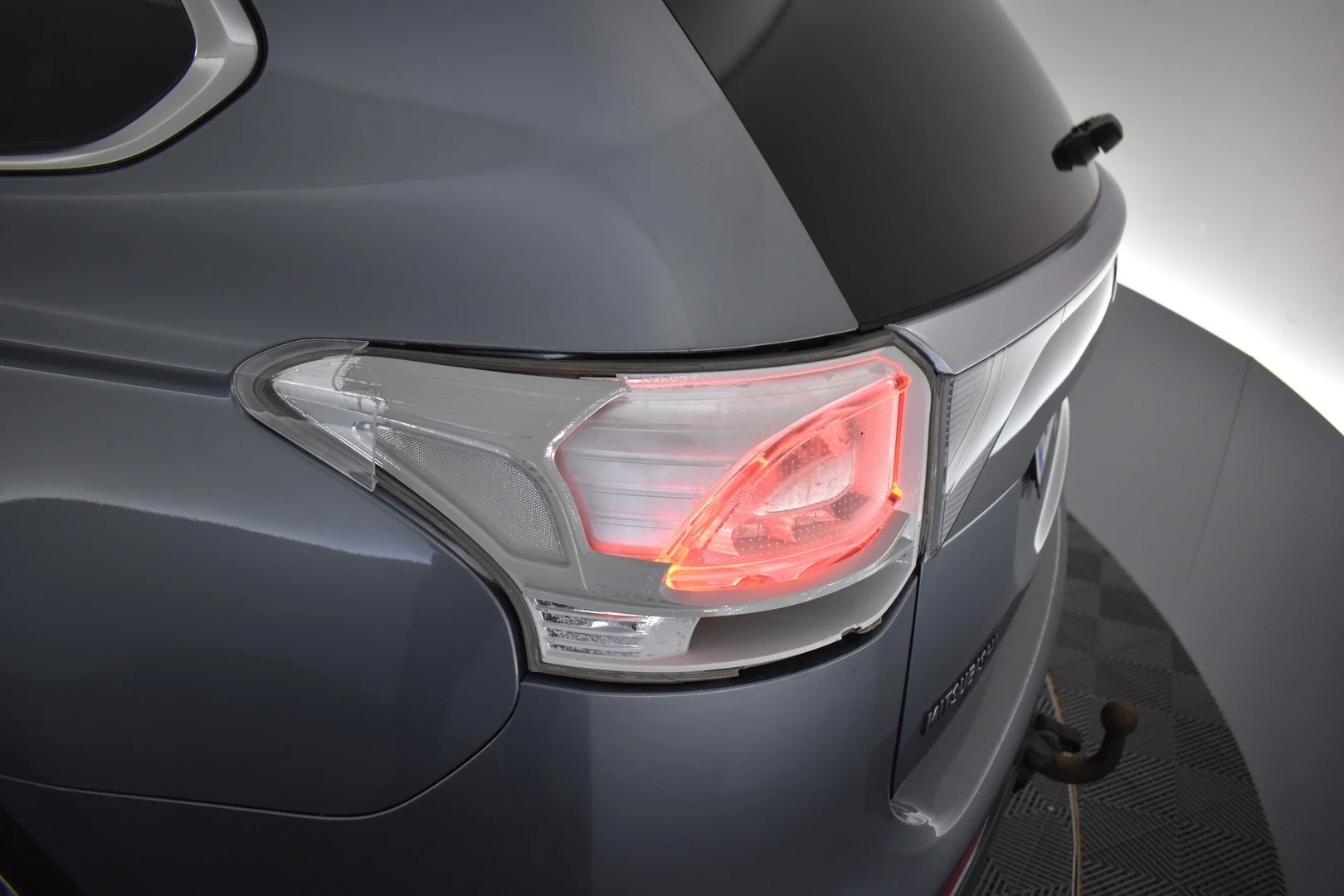 Car Image - 4SoSFcNNchMV488OR9hhLu