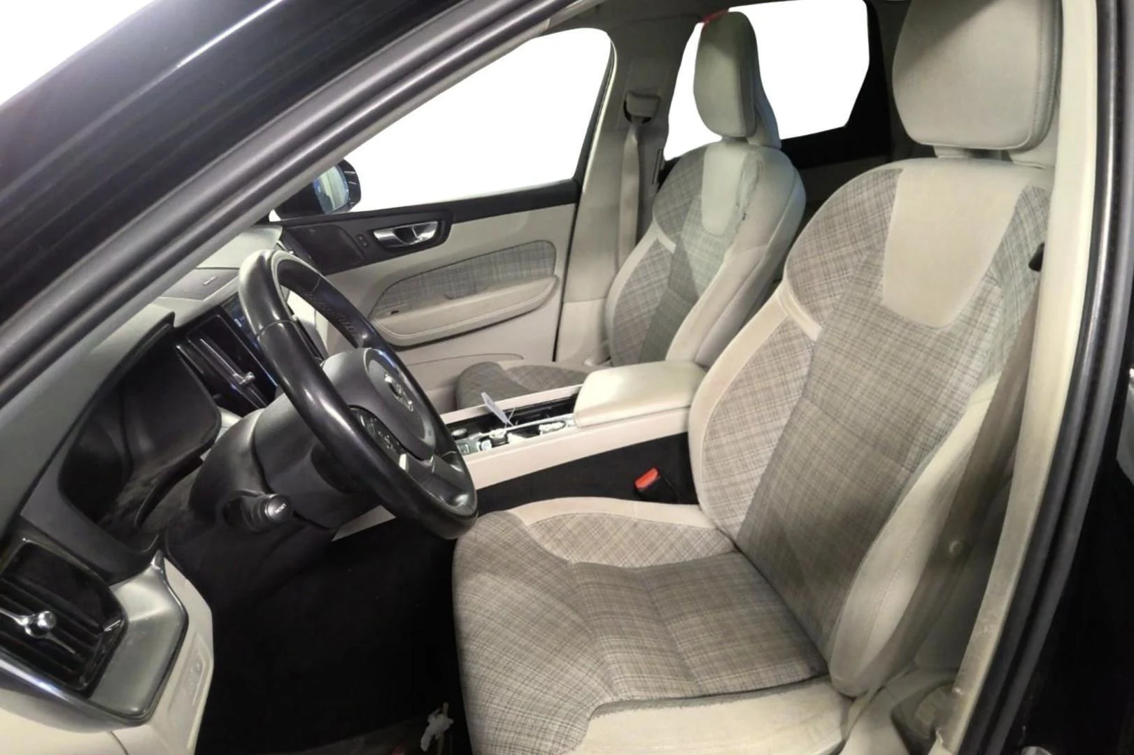 Car Image - 2ohl1WOGHrKMbcs8HOcYNE