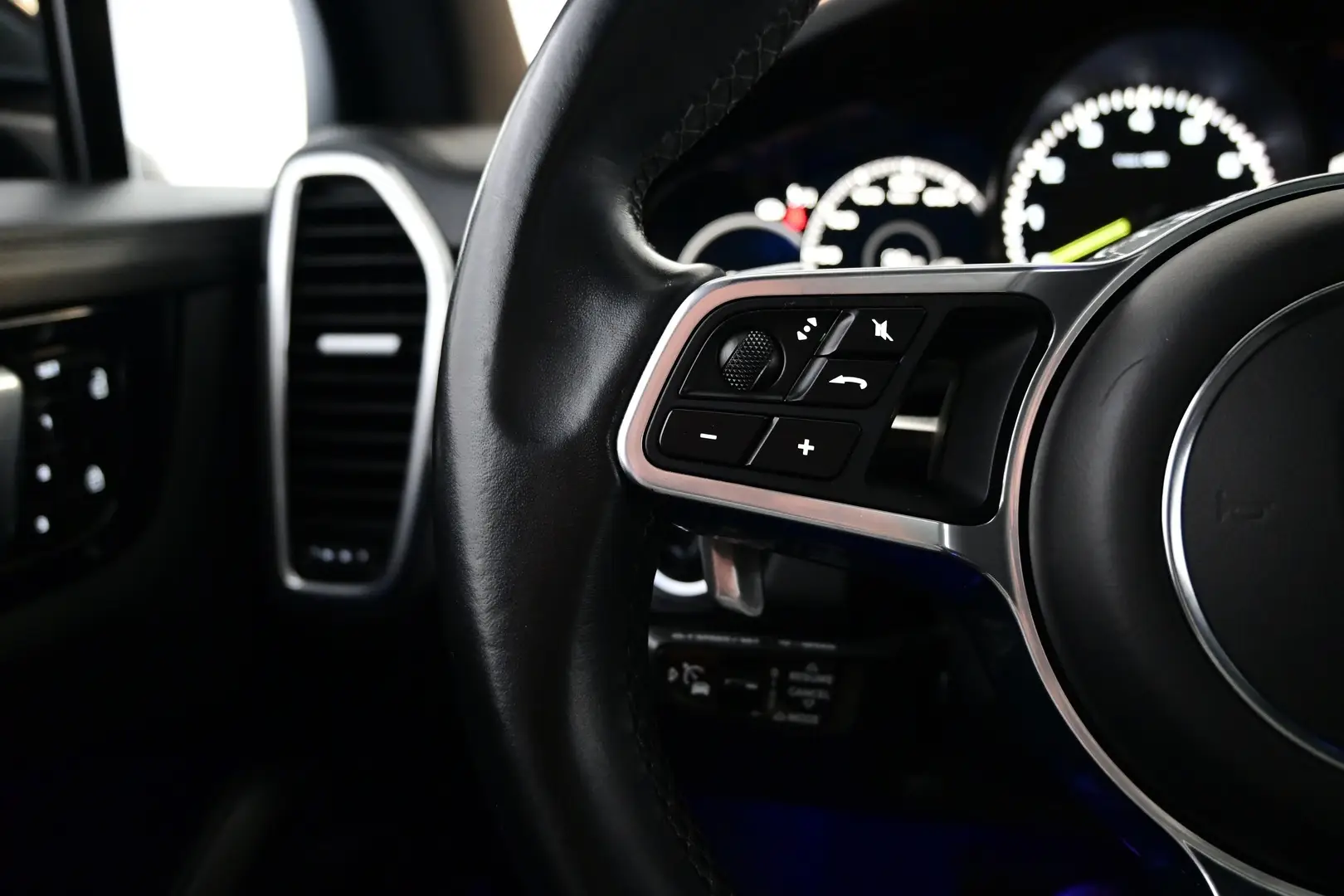 Car Image - 5CAICZhq1O5A2GPm4f9VDS