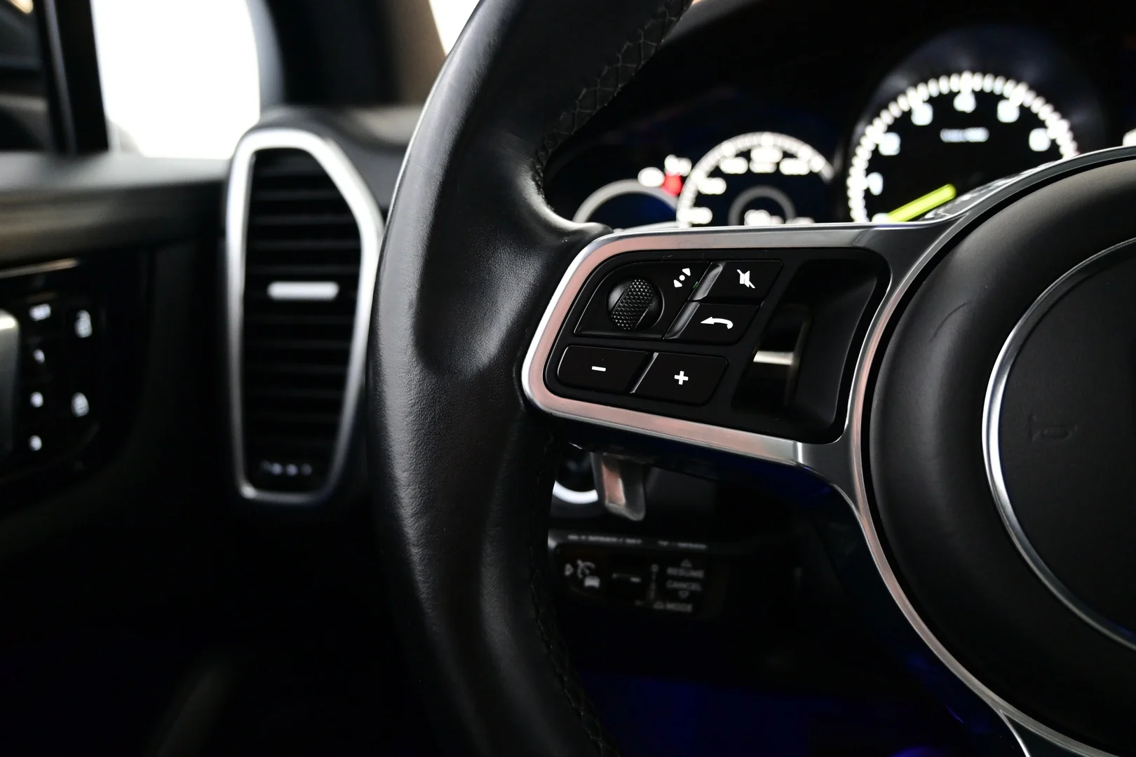 Car Image - 5CAICZhq1O5A2GPm4f9VDS