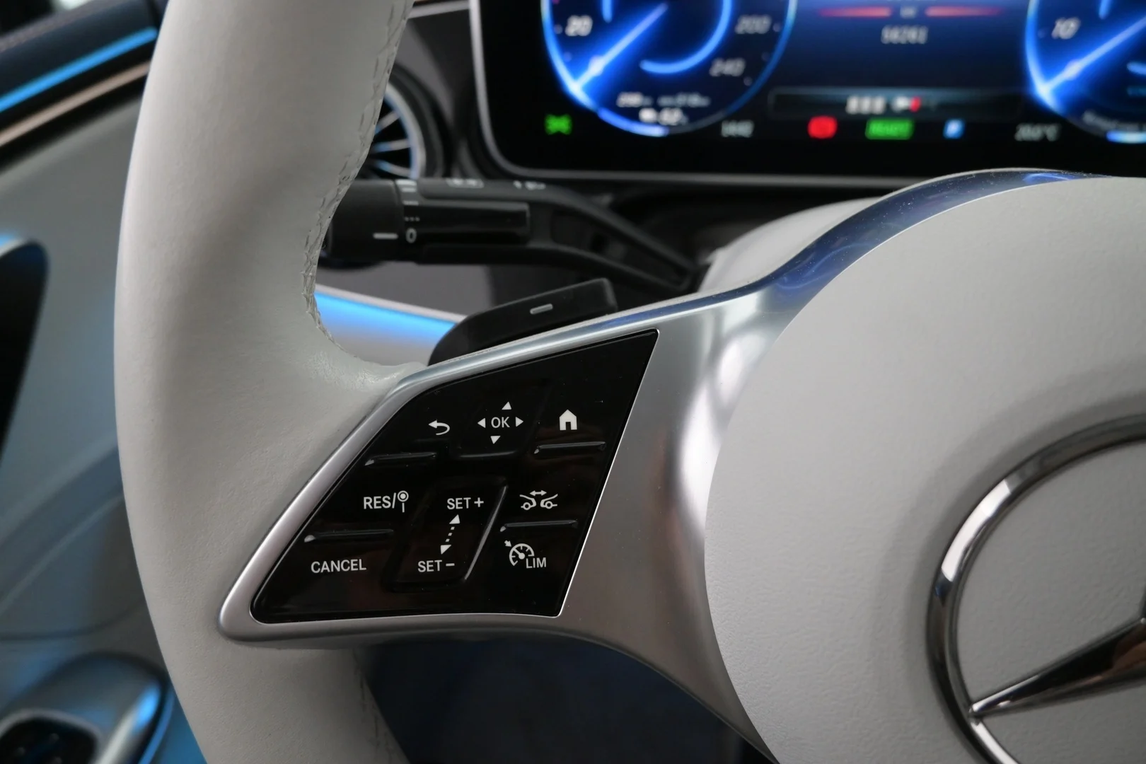 Car Image - 1FiLFdl4YoBztHvzhoU594