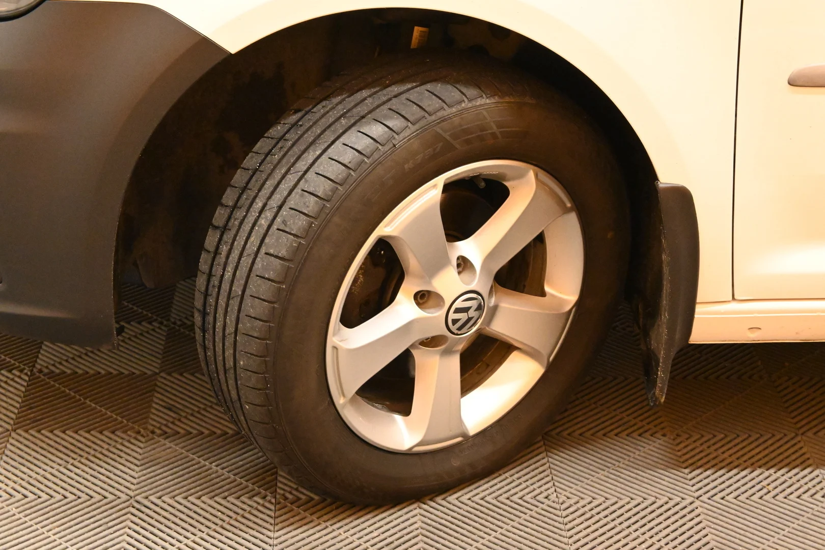 Car Image - 5Ex4xP4k13m6h3Ol06IeNq