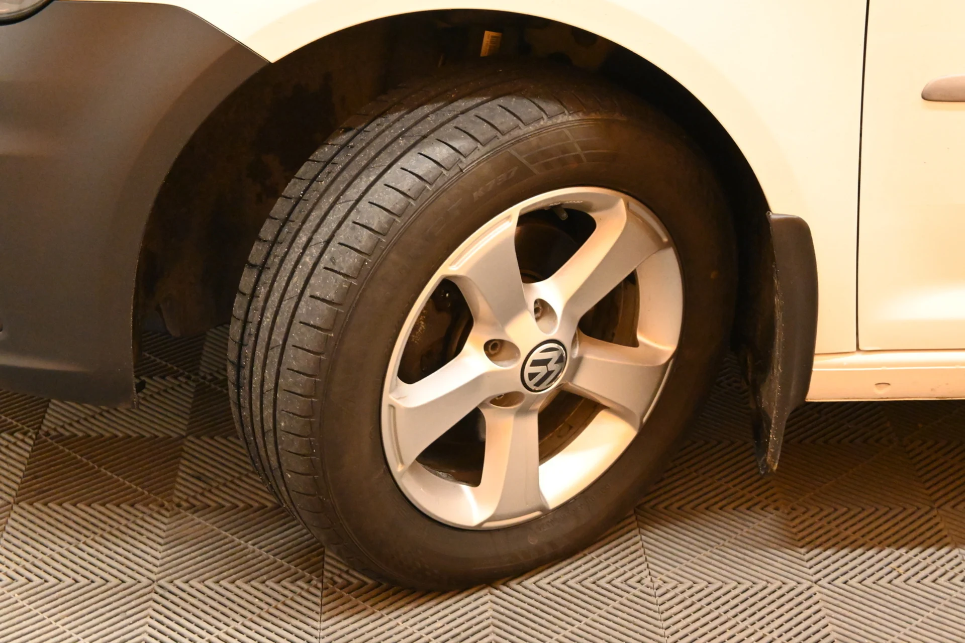 Car Image - 5Ex4xP4k13m6h3Ol06IeNq