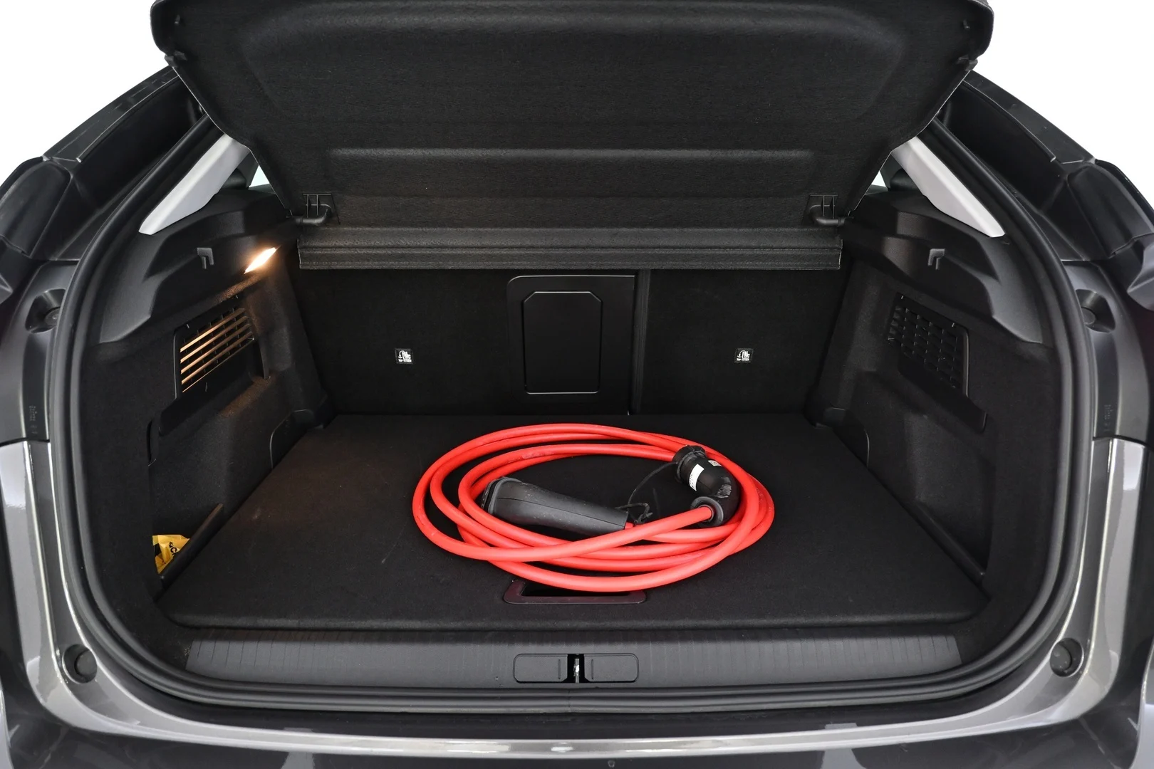 Car Image - aeY7CbHuvW5eIdAoPk4wr