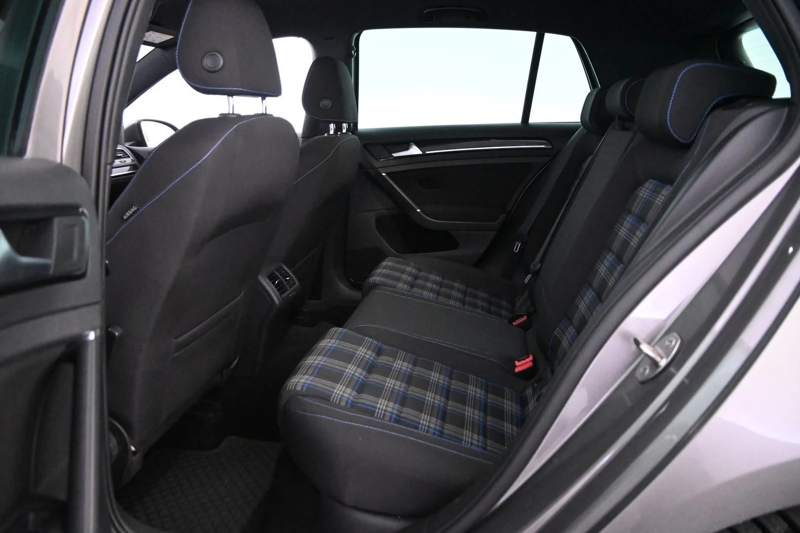 Car Image - 3qFSzPUPSxeSyRX1noyrBG