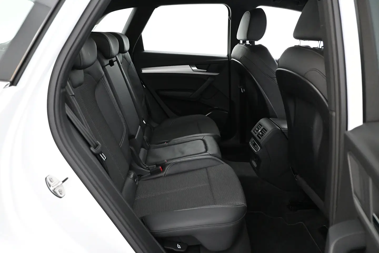 Car Image - 1tMMgqextXhzjJTascc7JB