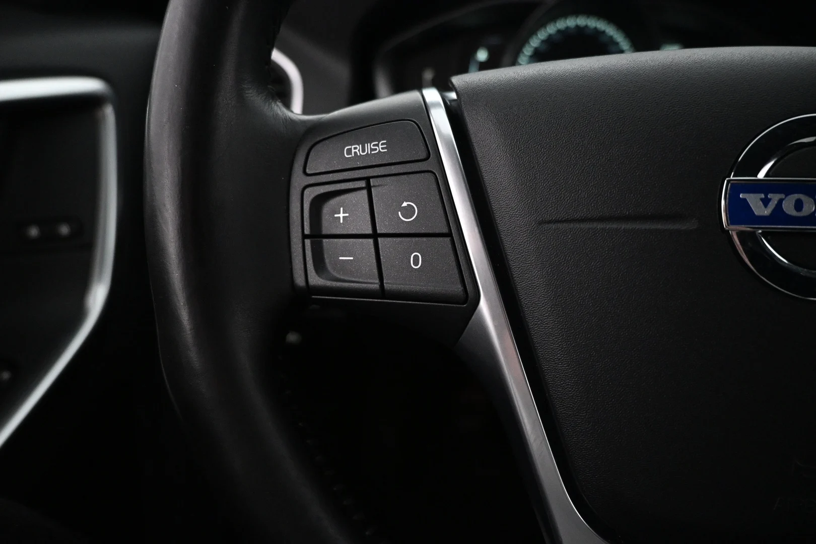 Car Image - 1yMyzJaWwgN73qHxLxPa7u
