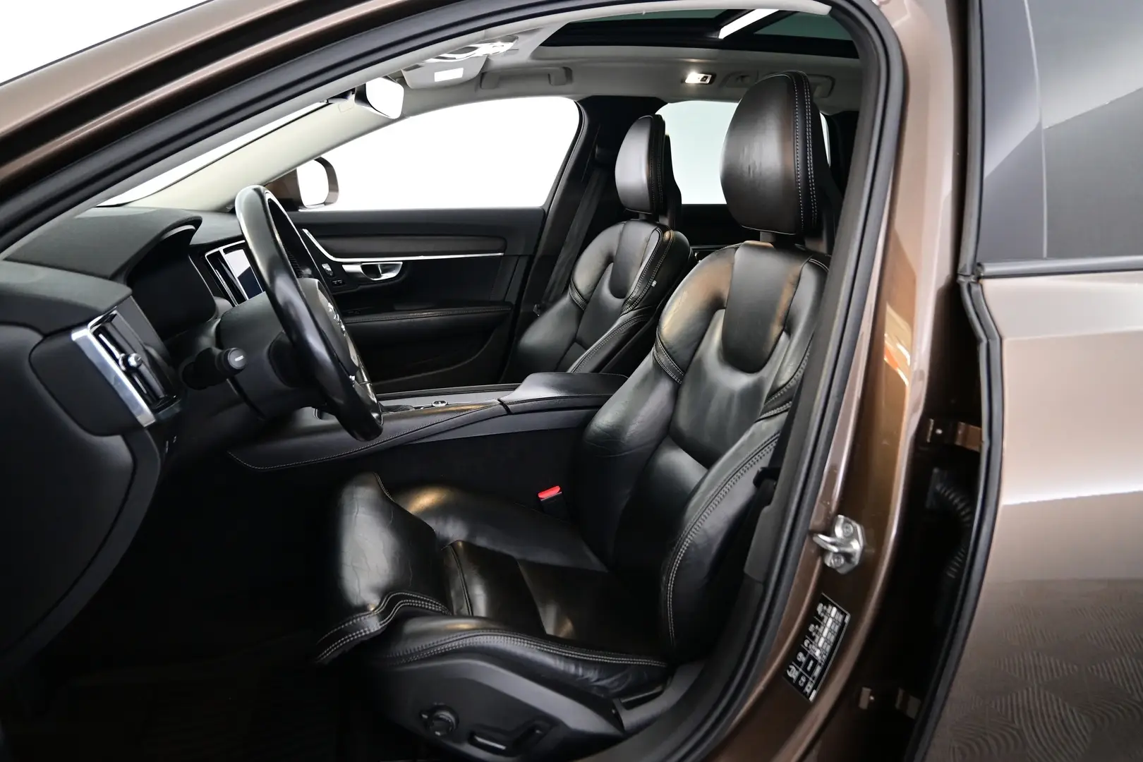 Car Image - 3VK3ocxJmTwgUd2F43Bqwk